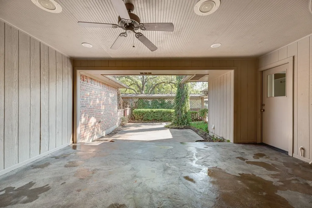 Single Family Residence For Sale in Grayson County , 714 W Lamberth Road, Sherman, Texas 75092, 4 Bedroom, 4 Bathroom, Garage spaces, 3,115 Sqft, built in 1977, mls#21399483, Real Estate Agent in Sherman, Homes For Sale in Grayson county, Homes For Sale in Sherman, Realtor in Sherman Texas, Real Estate Brokerage Independent Realty Texas, Luminita Cordes Realtor
