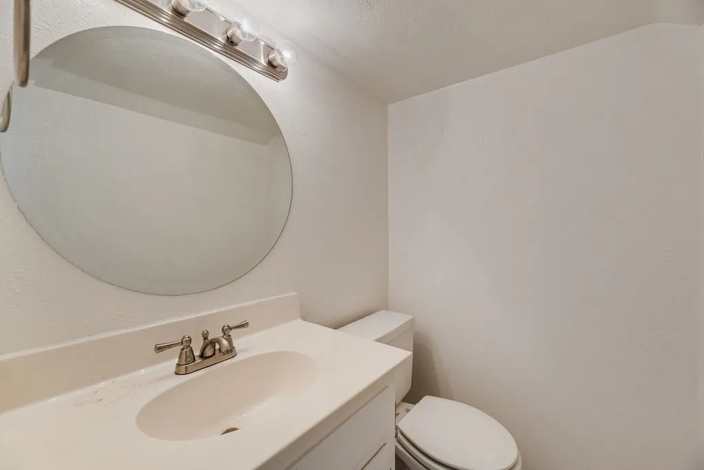 Single Family Residence For Sale in Grayson County , 714 W Lamberth Road, Sherman, Texas 75092, 4 Bedroom, 4 Bathroom, Garage spaces, 3,115 Sqft, built in 1977, mls#21399483, Real Estate Agent in Sherman, Homes For Sale in Grayson county, Homes For Sale in Sherman, Realtor in Sherman Texas, Real Estate Brokerage Independent Realty Texas, Luminita Cordes Realtor