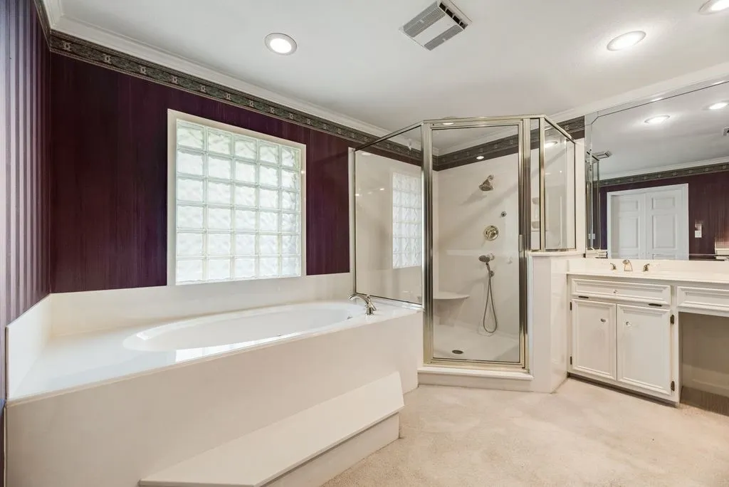 Single Family Residence For Sale in Grayson County , 714 W Lamberth Road, Sherman, Texas 75092, 4 Bedroom, 4 Bathroom, Garage spaces, 3,115 Sqft, built in 1977, mls#21399483, Real Estate Agent in Sherman, Homes For Sale in Grayson county, Homes For Sale in Sherman, Realtor in Sherman Texas, Real Estate Brokerage Independent Realty Texas, Luminita Cordes Realtor