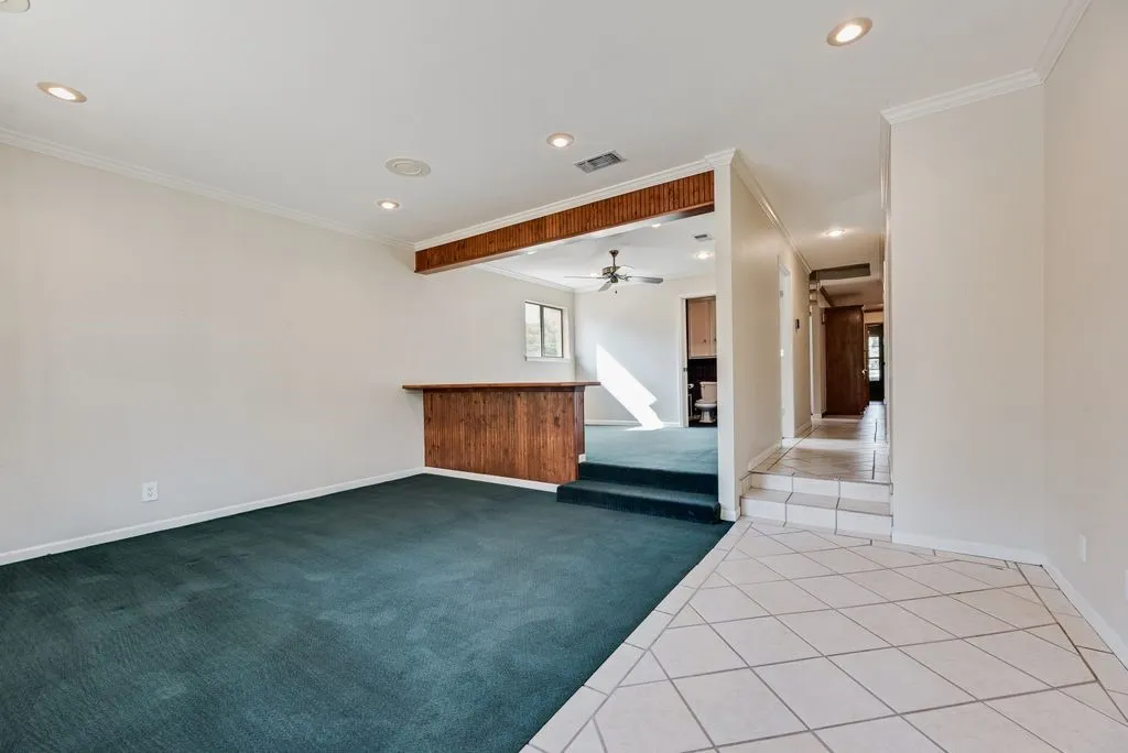 Single Family Residence For Sale in Grayson County , 714 W Lamberth Road, Sherman, Texas 75092, 4 Bedroom, 4 Bathroom, Garage spaces, 3,115 Sqft, built in 1977, mls#21399483, Real Estate Agent in Sherman, Homes For Sale in Grayson county, Homes For Sale in Sherman, Realtor in Sherman Texas, Real Estate Brokerage Independent Realty Texas, Luminita Cordes Realtor