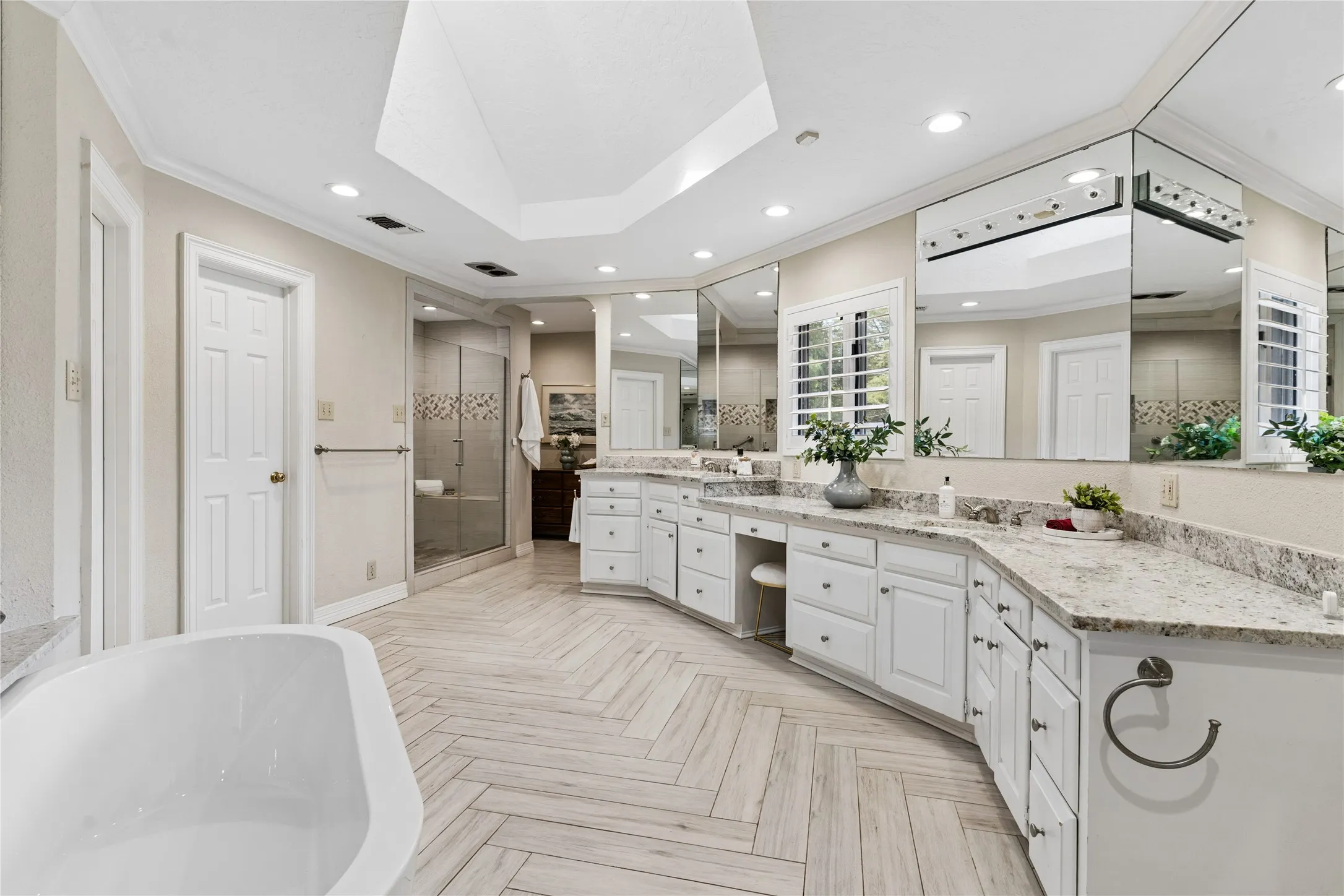 Luxury primary bath