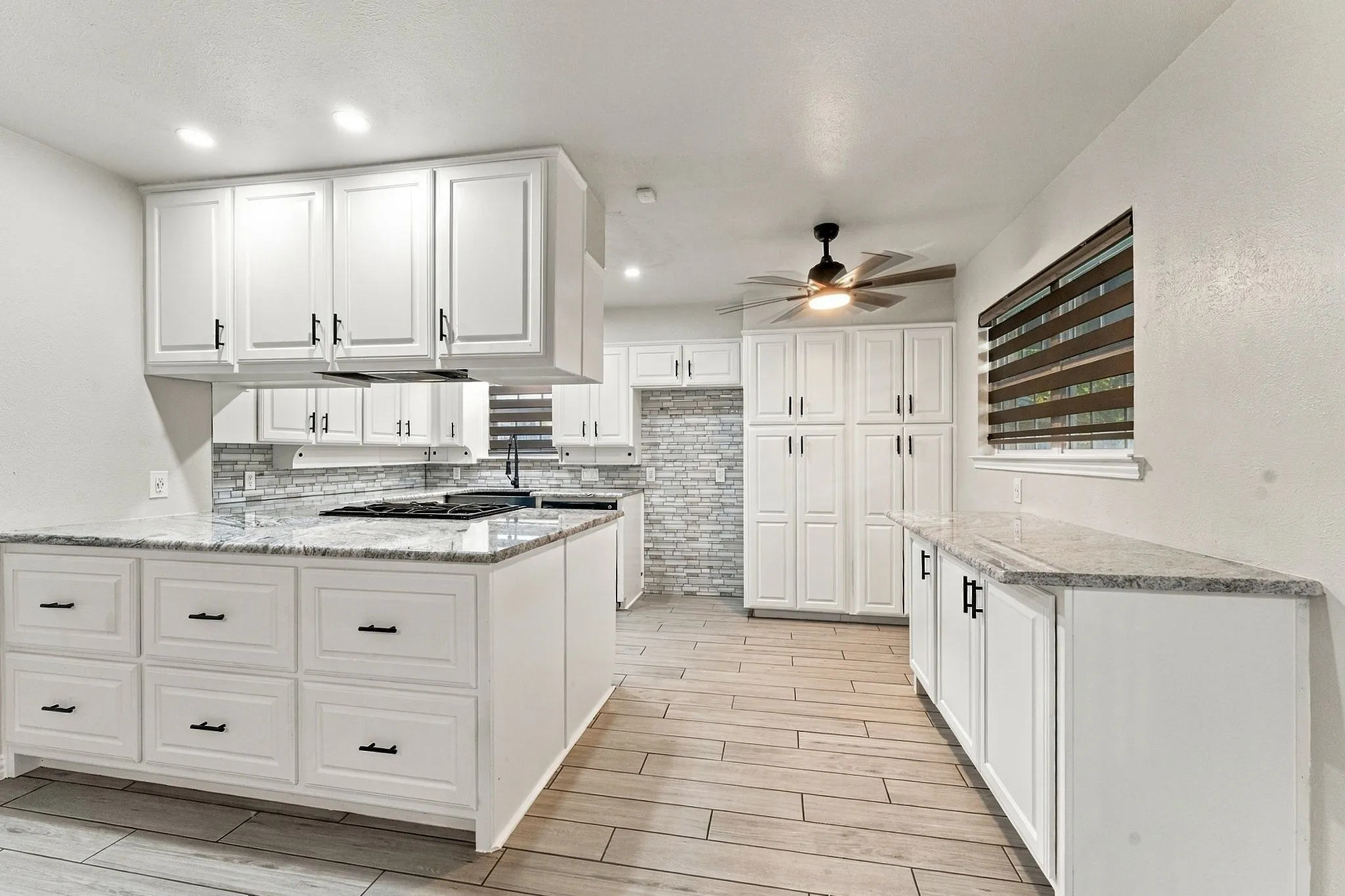 Single Family Residence For Sale in Tarrant County , 2100 Rockmoor Drive, Edgecliff Village, Texas 76134, 3 Bedroom, 2 Bathroom, 2 Garage spaces, 1,633 Sqft, built in 1965, mls#21399441, Real Estate Agent in Edgecliff Village, Homes For Sale in Tarrant county, Homes For Sale in Edgecliff Village, Realtor in Edgecliff Village Texas, Real Estate Brokerage Independent Realty Texas, Luminita Cordes Realtor
