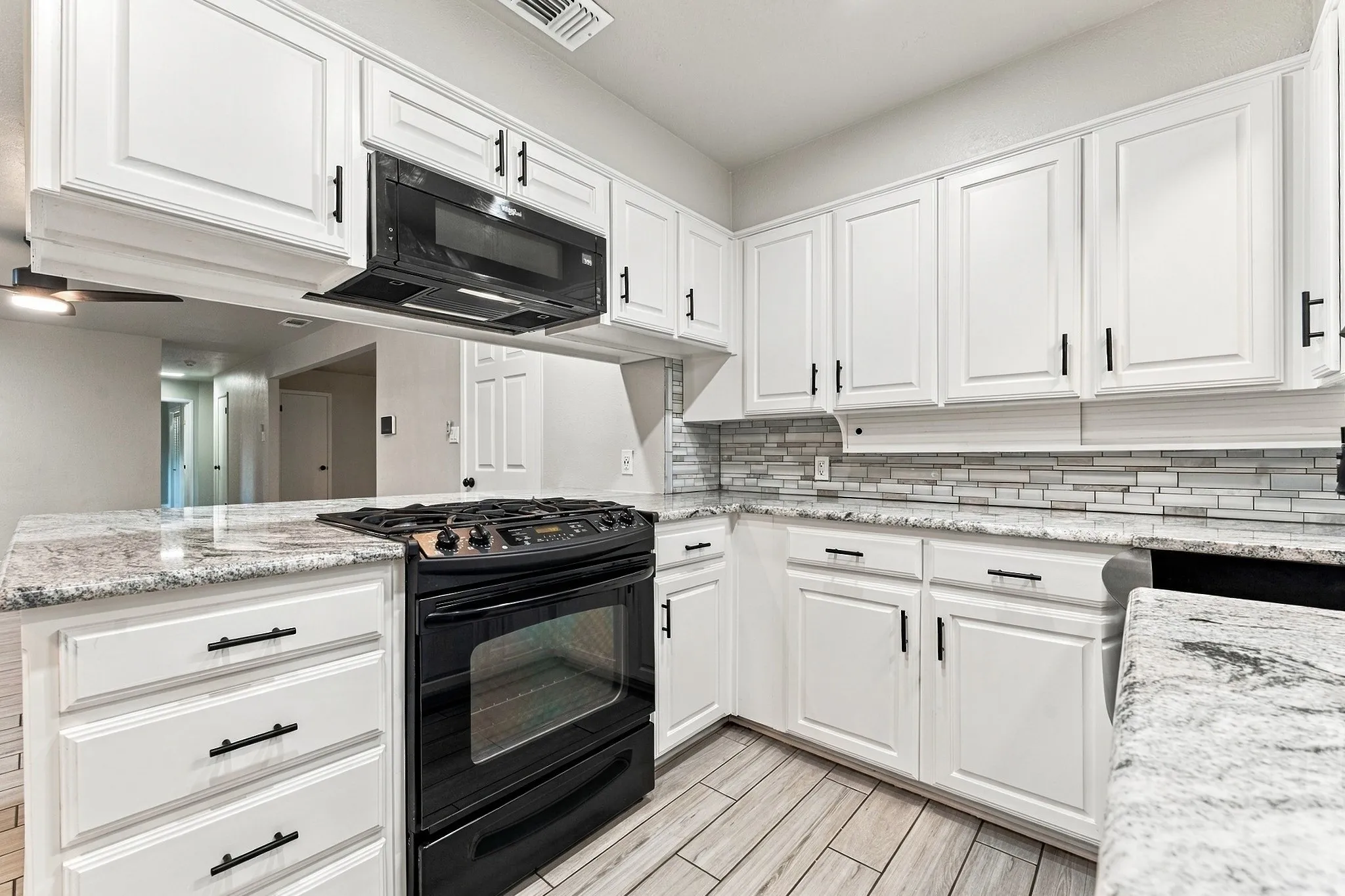 Single Family Residence For Sale in Tarrant County , 2100 Rockmoor Drive, Edgecliff Village, Texas 76134, 3 Bedroom, 2 Bathroom, 2 Garage spaces, 1,633 Sqft, built in 1965, mls#21399441, Real Estate Agent in Edgecliff Village, Homes For Sale in Tarrant county, Homes For Sale in Edgecliff Village, Realtor in Edgecliff Village Texas, Real Estate Brokerage Independent Realty Texas, Luminita Cordes Realtor