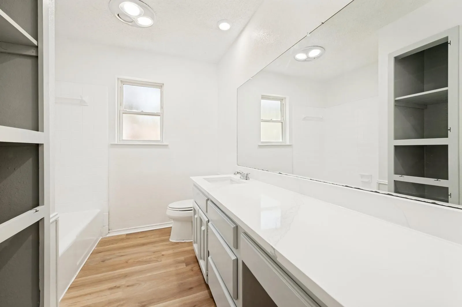 Single Family Residence For Rent in Tarrant County , 2517 Tanglewood Drive, Grapevine, Texas 76051, 4 Bedroom, 2 Bathroom, 2 Garage spaces, 1,576 Sqft, built in 1975, mls#21399506, Real Estate Agent in Grapevine, Homes For Rent in Tarrant county, Homes For Rent in Grapevine, Realtor in Grapevine Texas, Real Estate Brokerage Independent Realty Texas, Luminita Cordes Realtor