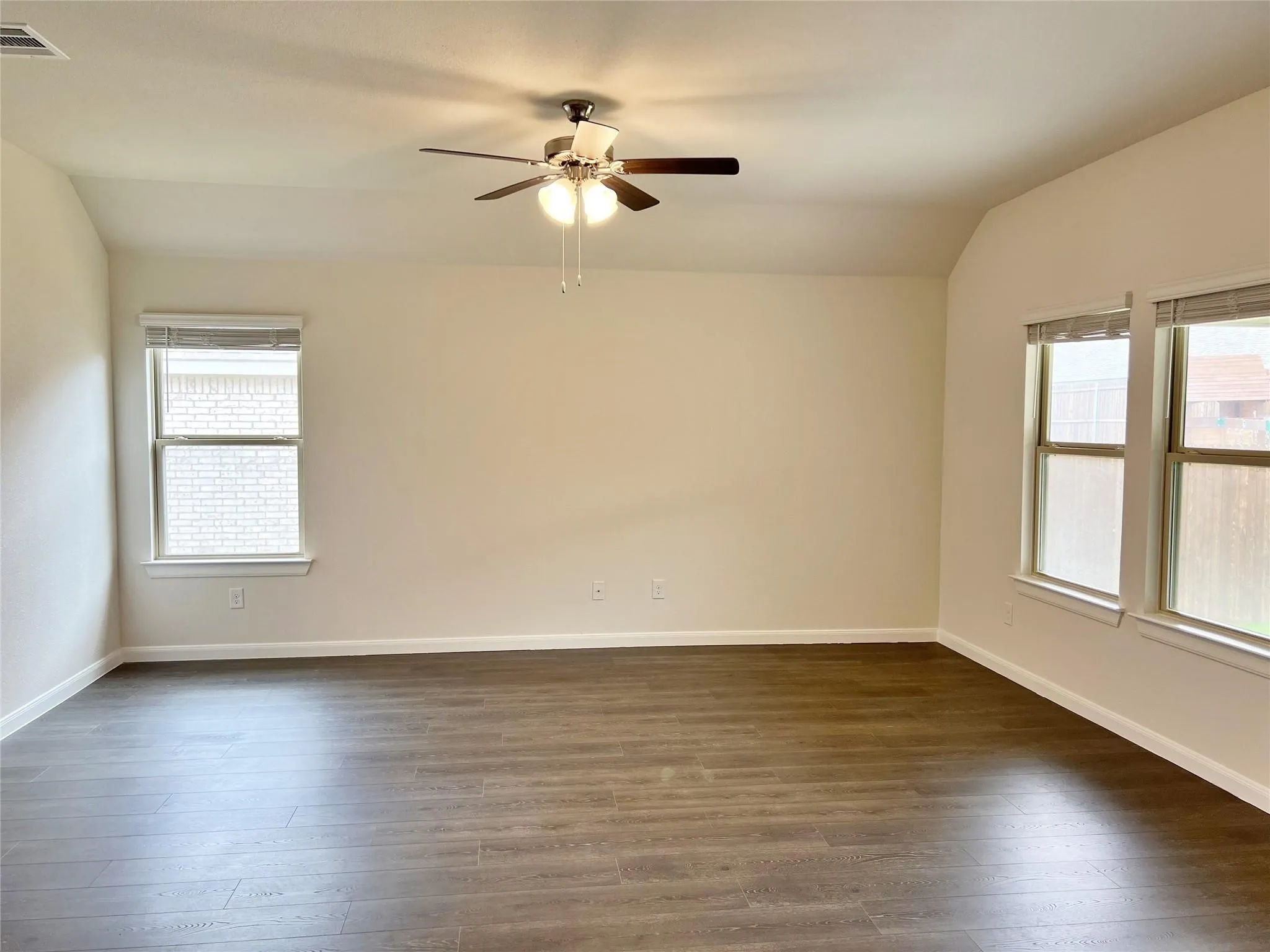 Single Family Residence For Rent in Collin County , 609 Range Drive, Princeton, Texas 75407, 4 Bedroom, 2 Bathroom, 2 Garage spaces, 1,794 Sqft, built in 2021, mls#21398640, Real Estate Agent in Princeton, Homes For Rent in Collin county, Homes For Rent in Princeton, Realtor in Princeton Texas, Real Estate Brokerage Independent Realty Texas, Luminita Cordes Realtor