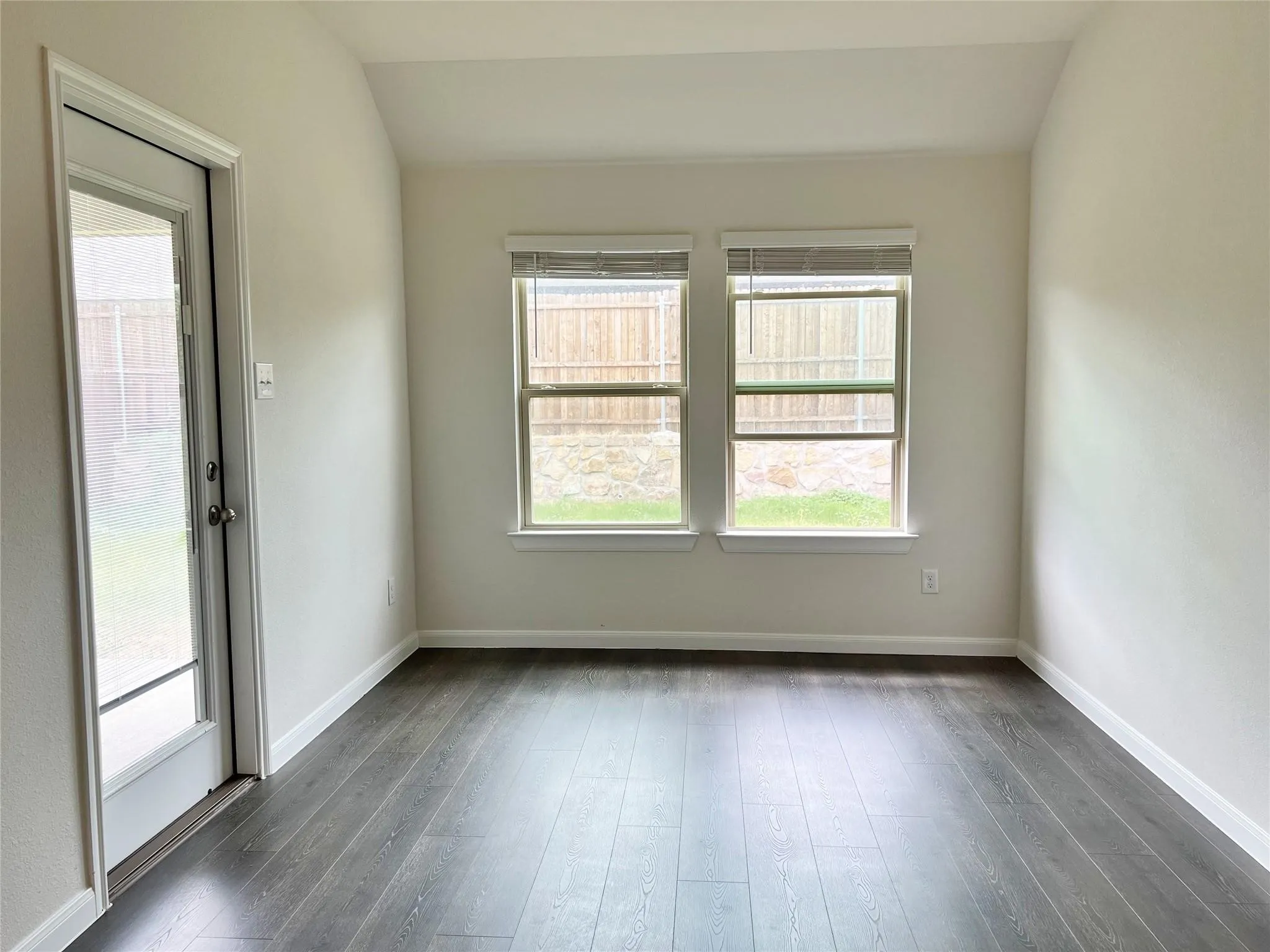 Single Family Residence For Rent in Collin County , 609 Range Drive, Princeton, Texas 75407, 4 Bedroom, 2 Bathroom, 2 Garage spaces, 1,794 Sqft, built in 2021, mls#21398640, Real Estate Agent in Princeton, Homes For Rent in Collin county, Homes For Rent in Princeton, Realtor in Princeton Texas, Real Estate Brokerage Independent Realty Texas, Luminita Cordes Realtor