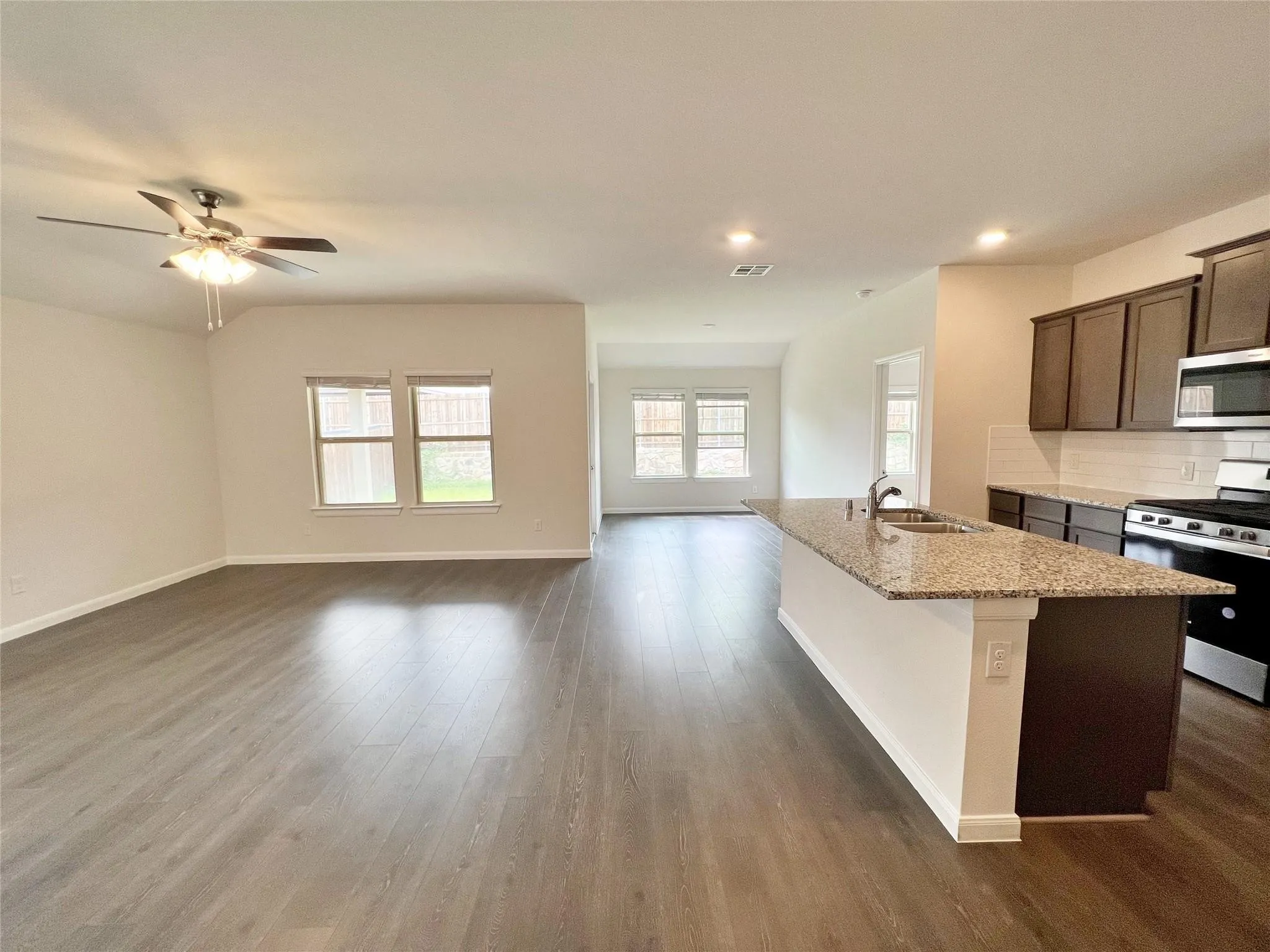Single Family Residence For Rent in Collin County , 609 Range Drive, Princeton, Texas 75407, 4 Bedroom, 2 Bathroom, 2 Garage spaces, 1,794 Sqft, built in 2021, mls#21398640, Real Estate Agent in Princeton, Homes For Rent in Collin county, Homes For Rent in Princeton, Realtor in Princeton Texas, Real Estate Brokerage Independent Realty Texas, Luminita Cordes Realtor