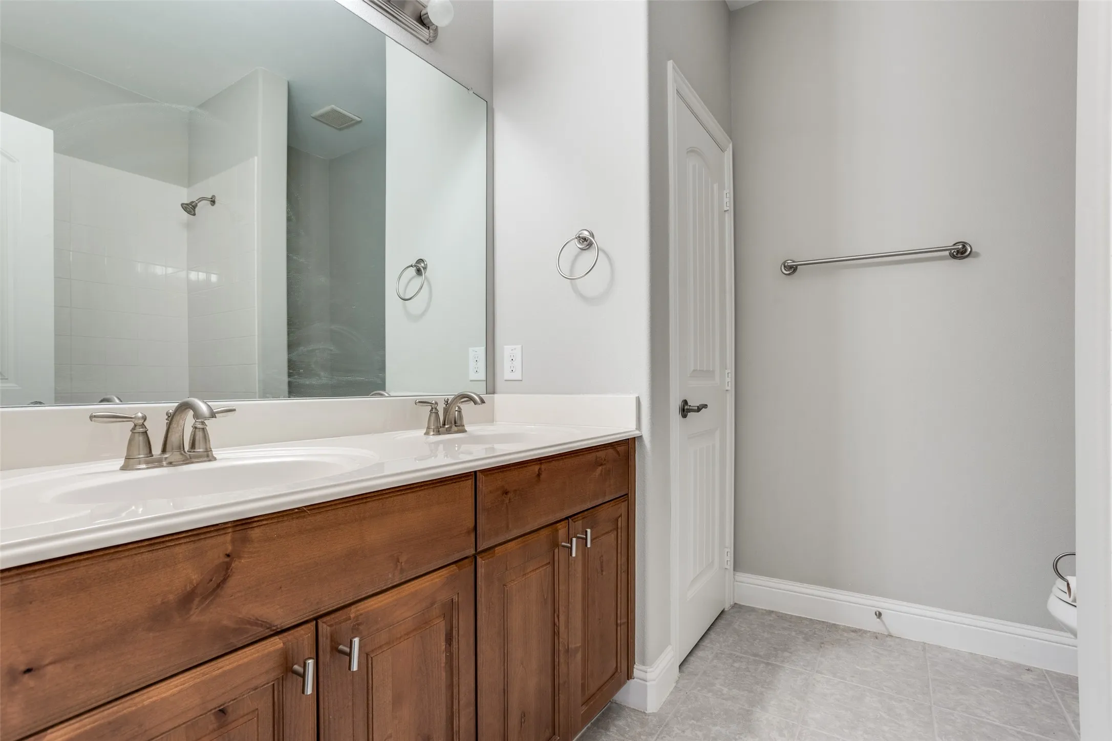 Townhouse For Rent in Dallas County , 869 Rohan Drive, Richardson, Texas 75081, 3 Bedroom, 3 Bathroom, 2 Garage spaces, 1,938 Sqft, built in 2016, mls#21399514, Real Estate Agent in Richardson, Homes For Rent in Dallas county, Homes For Rent in Richardson, Realtor in Richardson Texas, Real Estate Brokerage Independent Realty Texas, Luminita Cordes Realtor