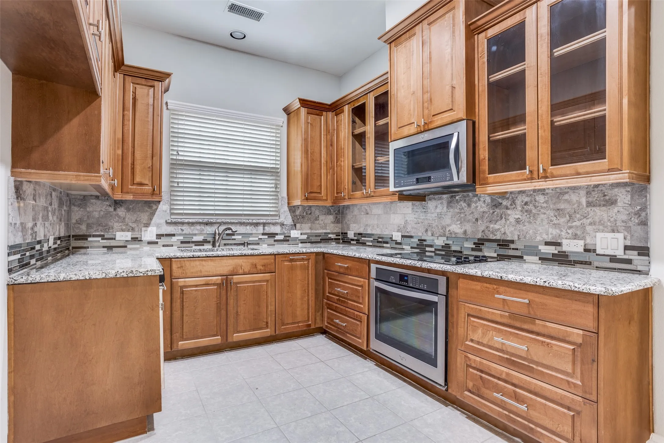 Townhouse For Rent in Dallas County , 869 Rohan Drive, Richardson, Texas 75081, 3 Bedroom, 3 Bathroom, 2 Garage spaces, 1,938 Sqft, built in 2016, mls#21399514, Real Estate Agent in Richardson, Homes For Rent in Dallas county, Homes For Rent in Richardson, Realtor in Richardson Texas, Real Estate Brokerage Independent Realty Texas, Luminita Cordes Realtor