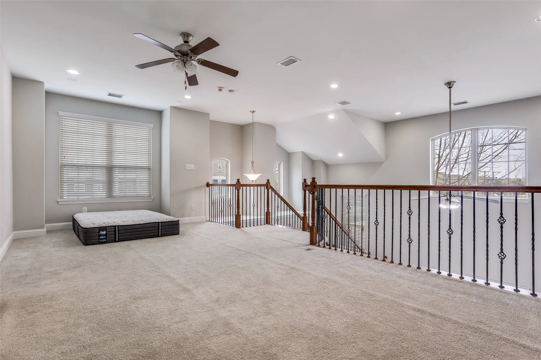Townhouse For Rent in Dallas County , 869 Rohan Drive, Richardson, Texas 75081, 3 Bedroom, 3 Bathroom, 2 Garage spaces, 1,938 Sqft, built in 2016, mls#21399514, Real Estate Agent in Richardson, Homes For Rent in Dallas county, Homes For Rent in Richardson, Realtor in Richardson Texas, Real Estate Brokerage Independent Realty Texas, Luminita Cordes Realtor