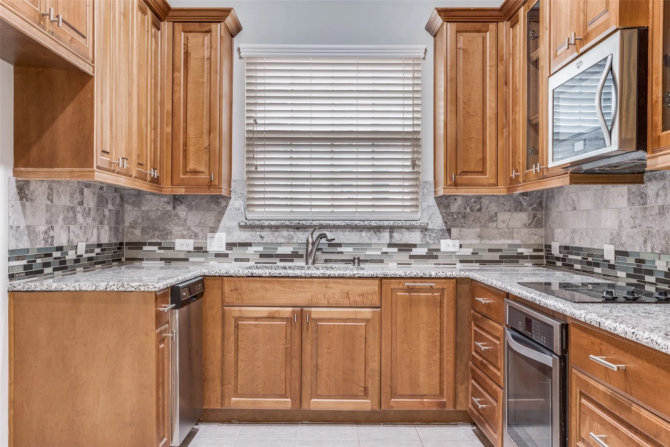 Townhouse For Rent in Dallas County , 869 Rohan Drive, Richardson, Texas 75081, 3 Bedroom, 3 Bathroom, 2 Garage spaces, 1,938 Sqft, built in 2016, mls#21399514, Real Estate Agent in Richardson, Homes For Rent in Dallas county, Homes For Rent in Richardson, Realtor in Richardson Texas, Real Estate Brokerage Independent Realty Texas, Luminita Cordes Realtor
