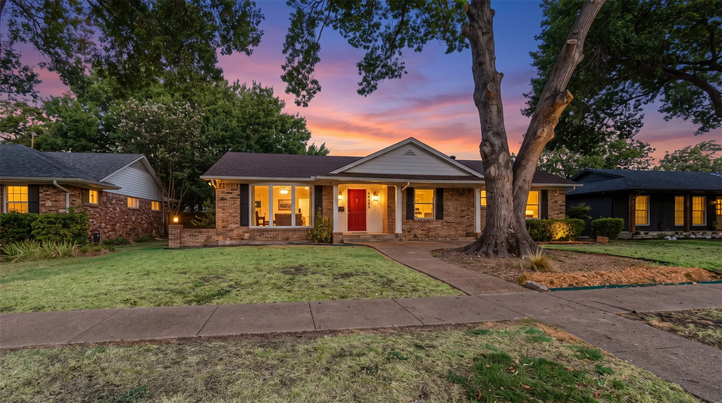 Single Family Residence For Sale in Dallas County , 8419 Bocowood Drive, Dallas, Texas 75228, 3 Bedroom, 2 Bathroom, 2 Garage spaces, 1,850 Sqft, built in 1965, mls#21399320, Real Estate Agent in Dallas, Homes For Sale in Dallas county, Homes For Sale in Dallas, Realtor in Dallas Texas, Real Estate Brokerage Independent Realty Texas, Luminita Cordes Realtor