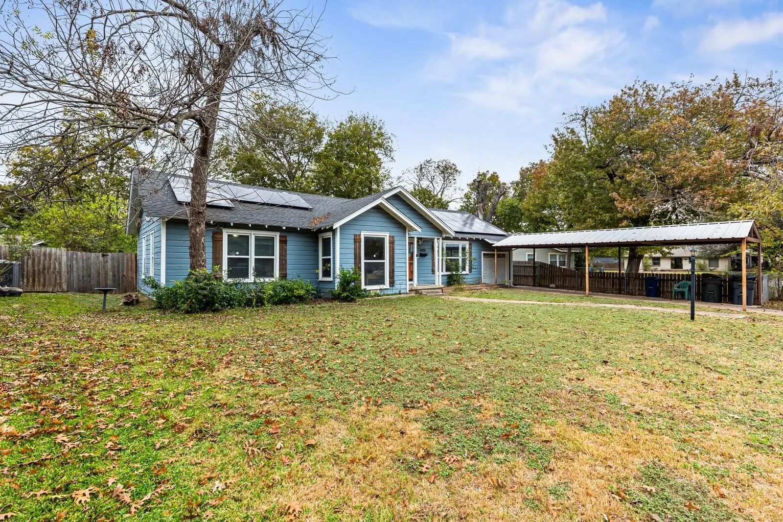 Single Family Residence For Rent in Mc Lennan County , 4205 Fort Avenue, Waco, Texas 76710, 3 Bedroom, 2 Bathroom, 2 Garage spaces, 1,280 Sqft, built in 1950, mls#21399524, Real Estate Agent in Waco, Homes For Rent in Mc Lennan county, Homes For Rent in Waco, Realtor in Waco Texas, Real Estate Brokerage Independent Realty Texas, Luminita Cordes Realtor
