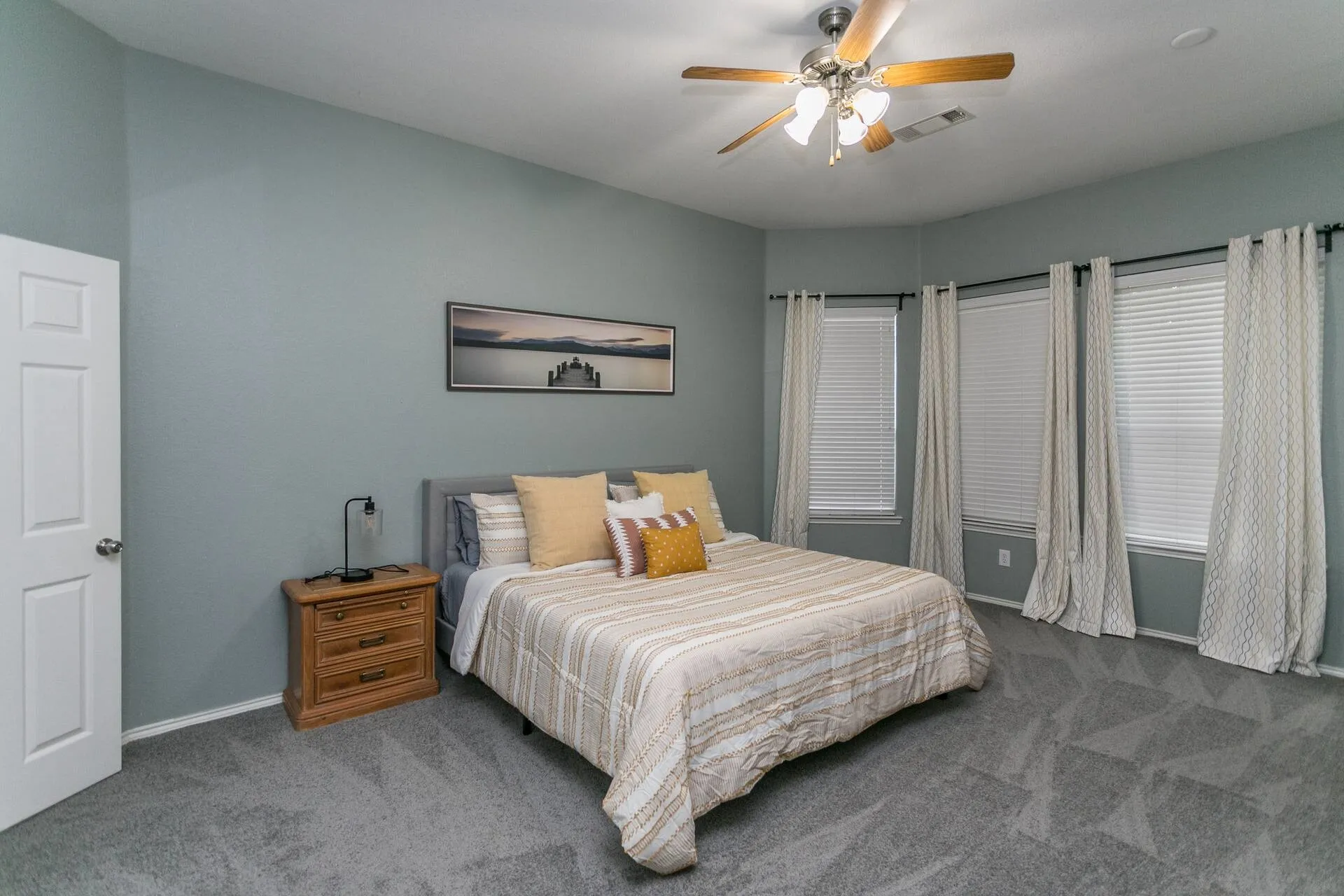 Single Family Residence For Sale in Tarrant County , 2615 Fox Creek Trail, Arlington, Texas 76017, 4 Bedroom, 2 Bathroom, 2 Garage spaces, 3,126 Sqft, built in 2006, mls#21399525, Real Estate Agent in Arlington, Homes For Sale in Tarrant county, Homes For Sale in Arlington, Realtor in Arlington Texas, Real Estate Brokerage Independent Realty Texas, Luminita Cordes Realtor