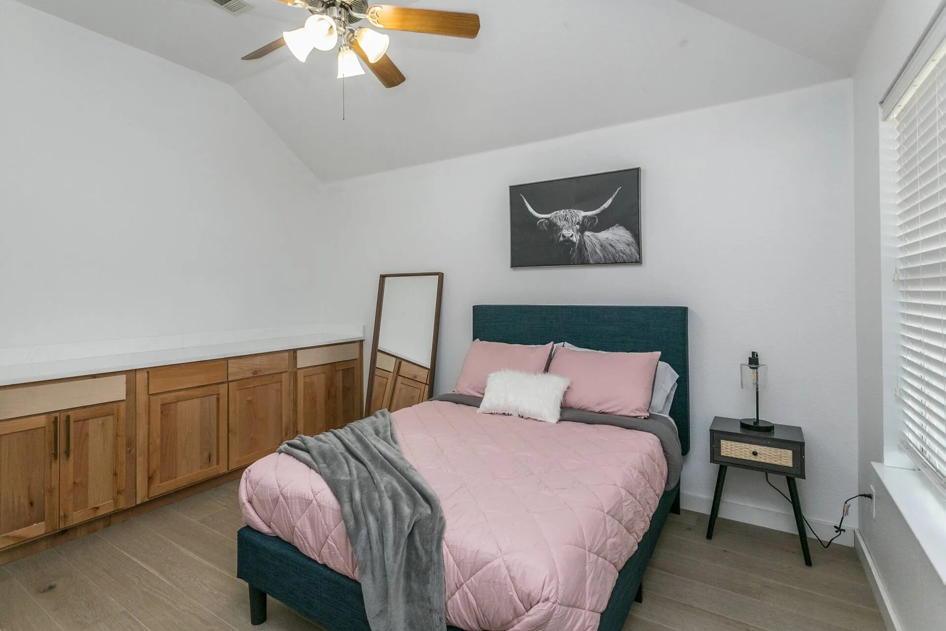 Single Family Residence For Sale in Tarrant County , 2615 Fox Creek Trail, Arlington, Texas 76017, 4 Bedroom, 2 Bathroom, 2 Garage spaces, 3,126 Sqft, built in 2006, mls#21399525, Real Estate Agent in Arlington, Homes For Sale in Tarrant county, Homes For Sale in Arlington, Realtor in Arlington Texas, Real Estate Brokerage Independent Realty Texas, Luminita Cordes Realtor