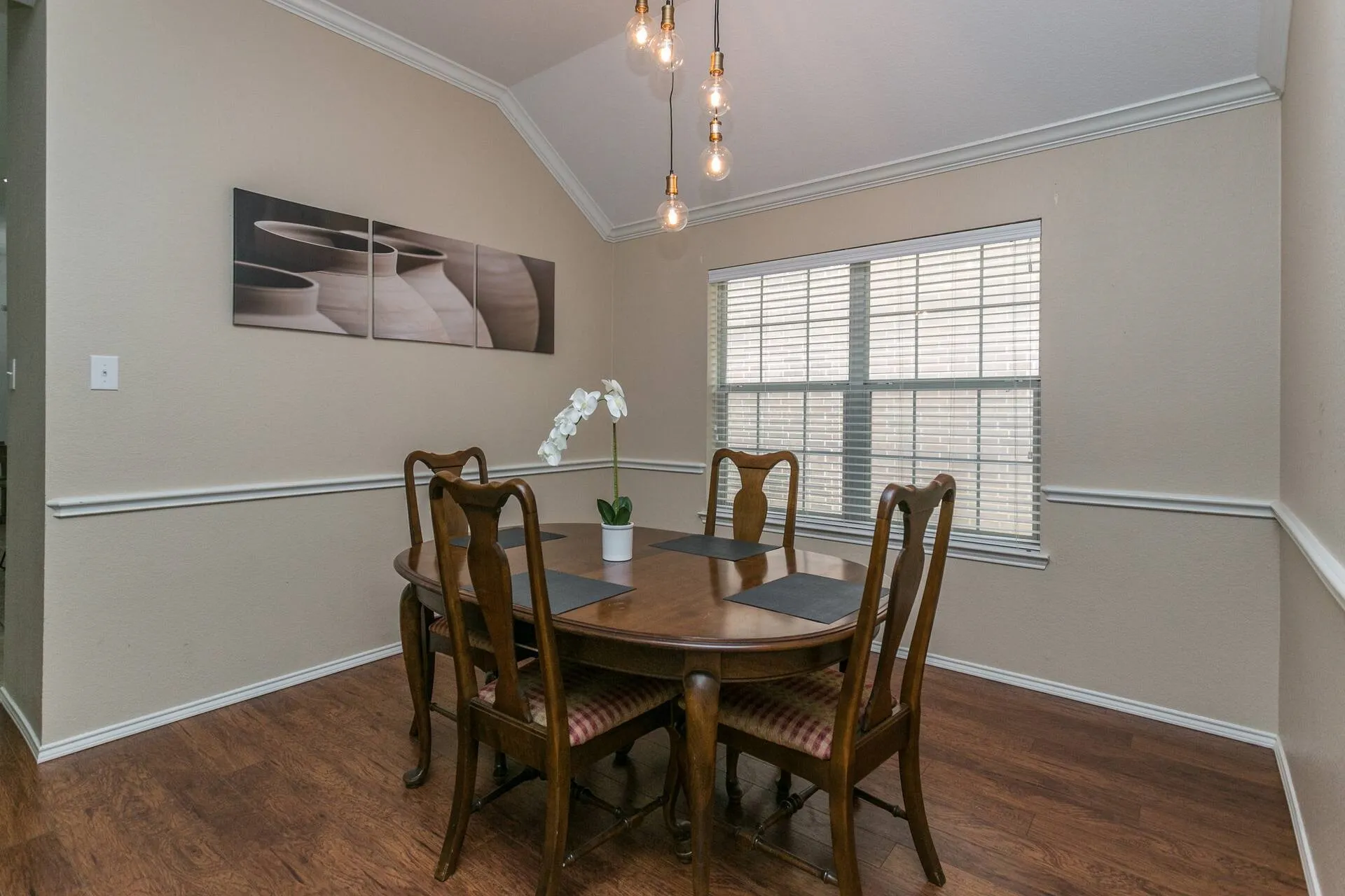 Single Family Residence For Sale in Tarrant County , 2615 Fox Creek Trail, Arlington, Texas 76017, 4 Bedroom, 2 Bathroom, 2 Garage spaces, 3,126 Sqft, built in 2006, mls#21399525, Real Estate Agent in Arlington, Homes For Sale in Tarrant county, Homes For Sale in Arlington, Realtor in Arlington Texas, Real Estate Brokerage Independent Realty Texas, Luminita Cordes Realtor
