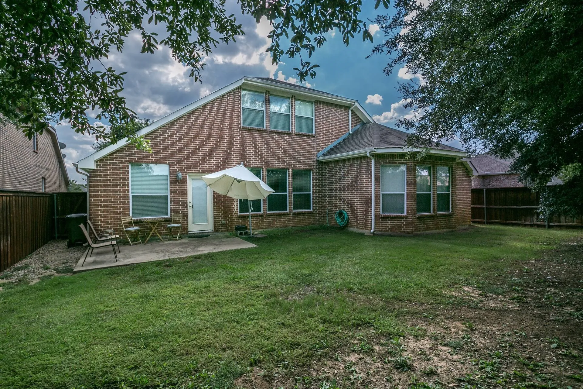 Single Family Residence For Sale in Tarrant County , 2615 Fox Creek Trail, Arlington, Texas 76017, 4 Bedroom, 2 Bathroom, 2 Garage spaces, 3,126 Sqft, built in 2006, mls#21399525, Real Estate Agent in Arlington, Homes For Sale in Tarrant county, Homes For Sale in Arlington, Realtor in Arlington Texas, Real Estate Brokerage Independent Realty Texas, Luminita Cordes Realtor