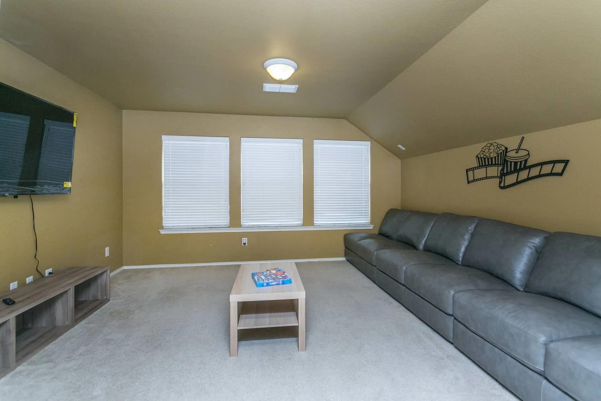 Single Family Residence For Sale in Tarrant County , 2615 Fox Creek Trail, Arlington, Texas 76017, 4 Bedroom, 2 Bathroom, 2 Garage spaces, 3,126 Sqft, built in 2006, mls#21399525, Real Estate Agent in Arlington, Homes For Sale in Tarrant county, Homes For Sale in Arlington, Realtor in Arlington Texas, Real Estate Brokerage Independent Realty Texas, Luminita Cordes Realtor
