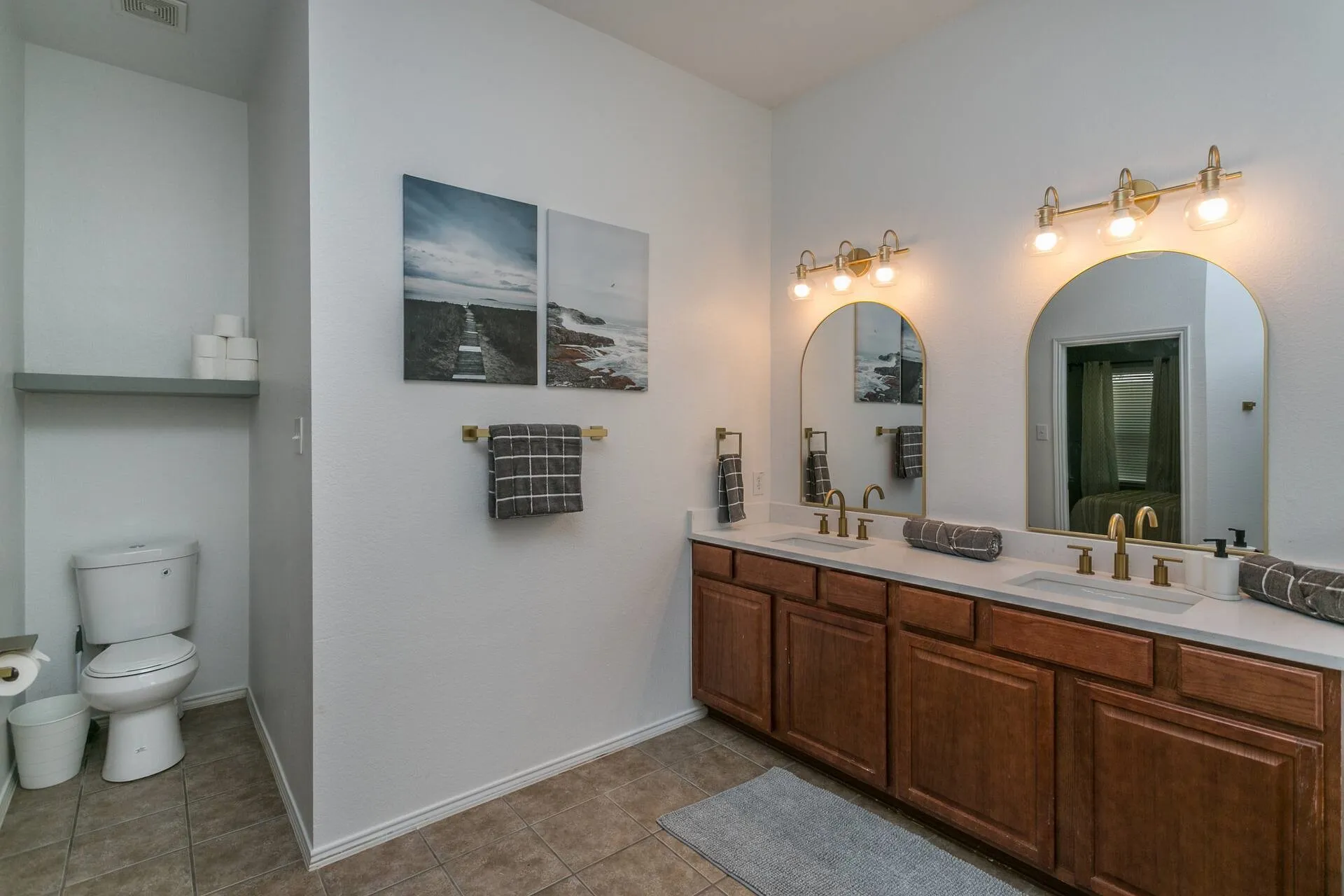 Single Family Residence For Sale in Tarrant County , 2615 Fox Creek Trail, Arlington, Texas 76017, 4 Bedroom, 2 Bathroom, 2 Garage spaces, 3,126 Sqft, built in 2006, mls#21399525, Real Estate Agent in Arlington, Homes For Sale in Tarrant county, Homes For Sale in Arlington, Realtor in Arlington Texas, Real Estate Brokerage Independent Realty Texas, Luminita Cordes Realtor