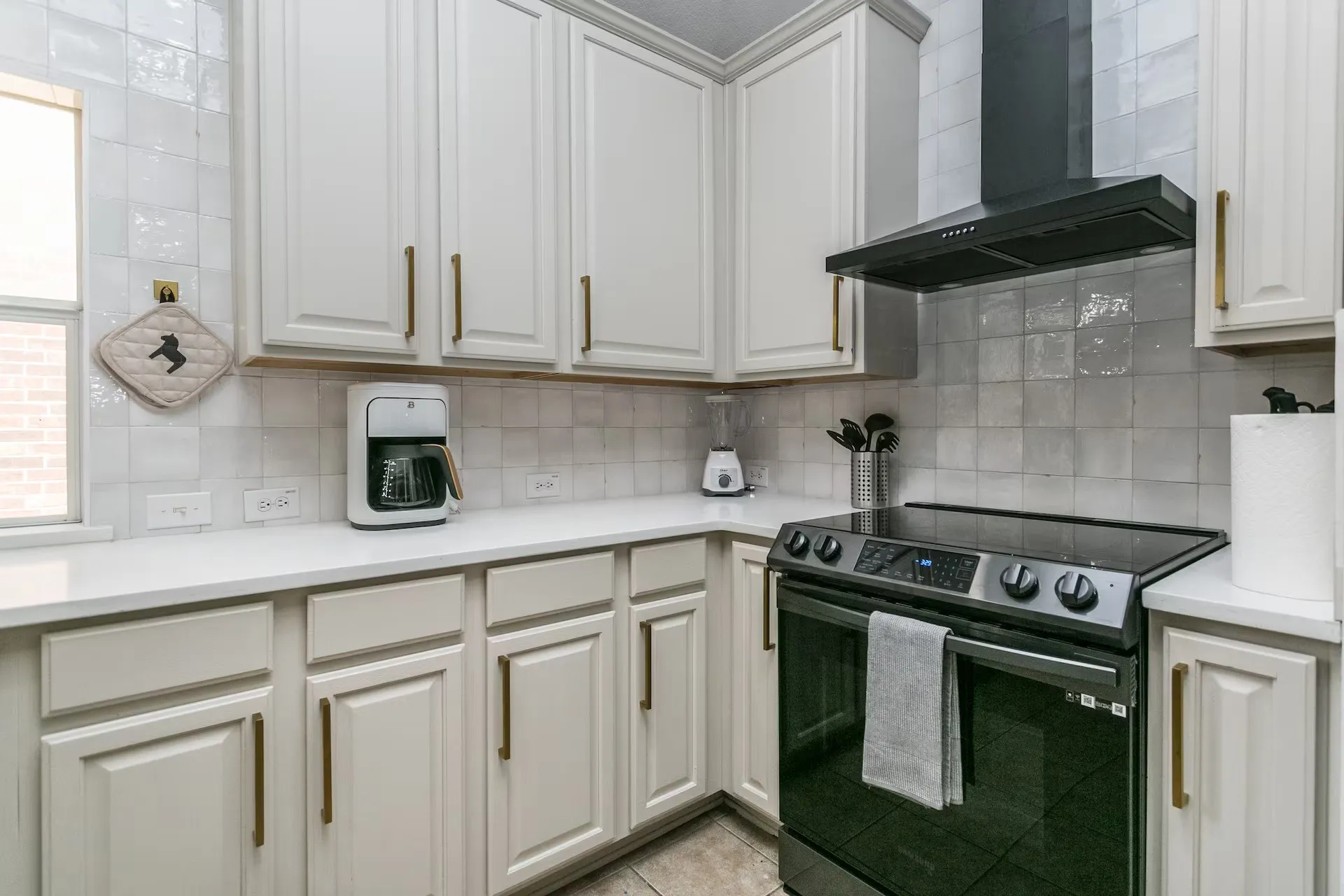 Single Family Residence For Sale in Tarrant County , 2615 Fox Creek Trail, Arlington, Texas 76017, 4 Bedroom, 2 Bathroom, 2 Garage spaces, 3,126 Sqft, built in 2006, mls#21399525, Real Estate Agent in Arlington, Homes For Sale in Tarrant county, Homes For Sale in Arlington, Realtor in Arlington Texas, Real Estate Brokerage Independent Realty Texas, Luminita Cordes Realtor