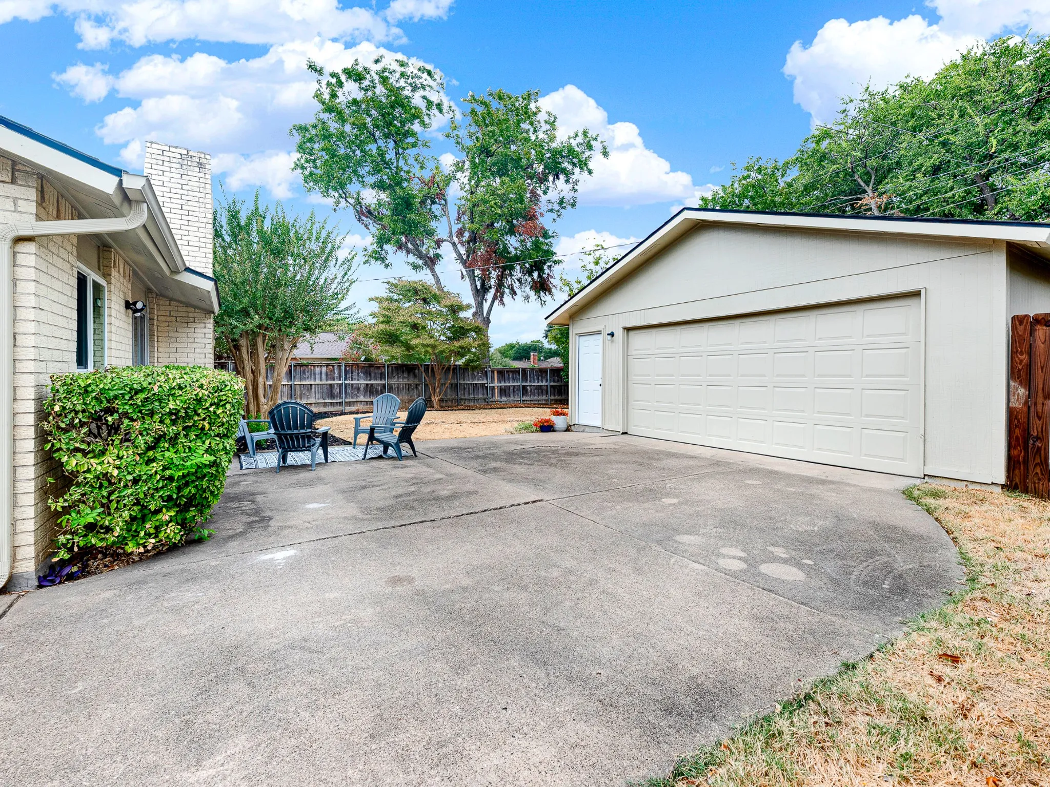 Single Family Residence For Sale in Dallas County , 914 Prestwick Lane, Richardson, Texas 75080, 3 Bedroom, 2 Bathroom, 2 Garage spaces, 1,288 Sqft, built in 1964, mls#21399368, Real Estate Agent in Richardson, Homes For Sale in Dallas county, Homes For Sale in Richardson, Realtor in Richardson Texas, Real Estate Brokerage Independent Realty Texas, Luminita Cordes Realtor