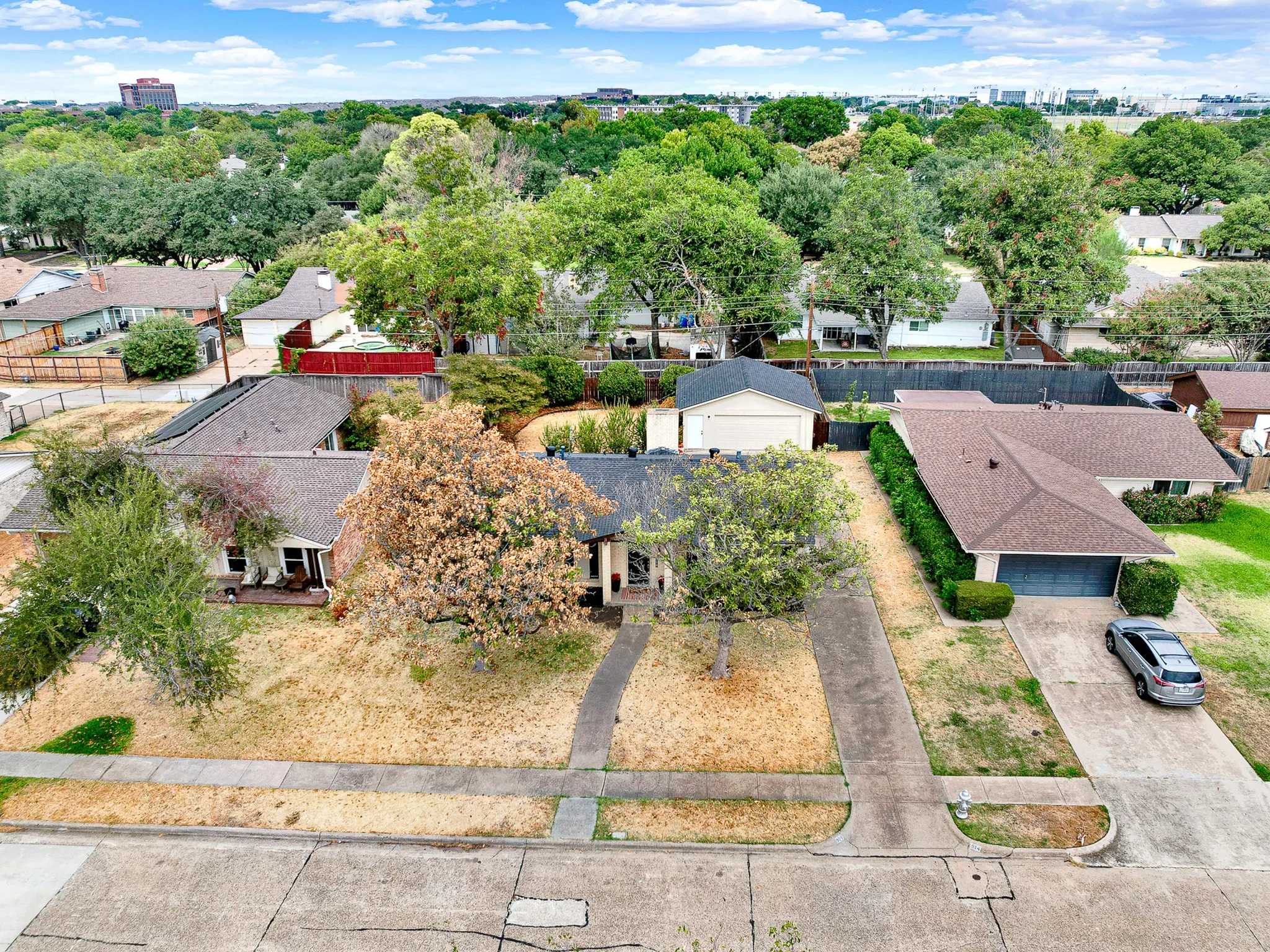 Single Family Residence For Sale in Dallas County , 914 Prestwick Lane, Richardson, Texas 75080, 3 Bedroom, 2 Bathroom, 2 Garage spaces, 1,288 Sqft, built in 1964, mls#21399368, Real Estate Agent in Richardson, Homes For Sale in Dallas county, Homes For Sale in Richardson, Realtor in Richardson Texas, Real Estate Brokerage Independent Realty Texas, Luminita Cordes Realtor