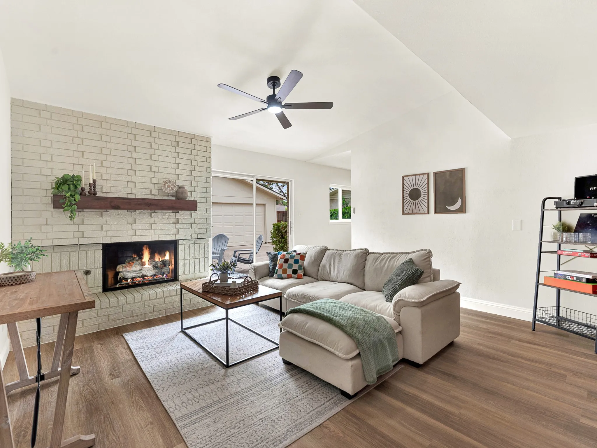 Single Family Residence For Sale in Dallas County , 914 Prestwick Lane, Richardson, Texas 75080, 3 Bedroom, 2 Bathroom, 2 Garage spaces, 1,288 Sqft, built in 1964, mls#21399368, Real Estate Agent in Richardson, Homes For Sale in Dallas county, Homes For Sale in Richardson, Realtor in Richardson Texas, Real Estate Brokerage Independent Realty Texas, Luminita Cordes Realtor