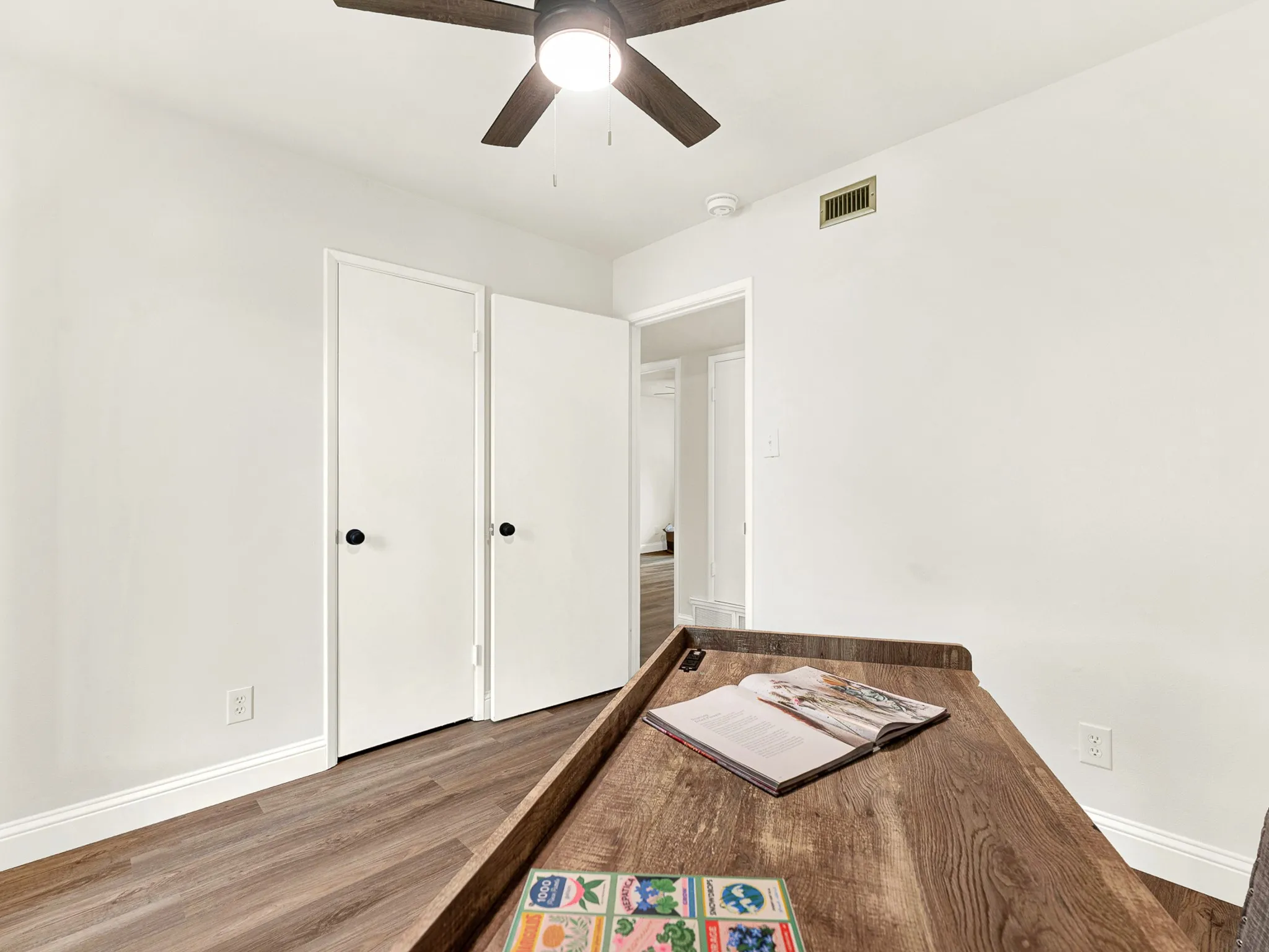 Single Family Residence For Sale in Dallas County , 914 Prestwick Lane, Richardson, Texas 75080, 3 Bedroom, 2 Bathroom, 2 Garage spaces, 1,288 Sqft, built in 1964, mls#21399368, Real Estate Agent in Richardson, Homes For Sale in Dallas county, Homes For Sale in Richardson, Realtor in Richardson Texas, Real Estate Brokerage Independent Realty Texas, Luminita Cordes Realtor