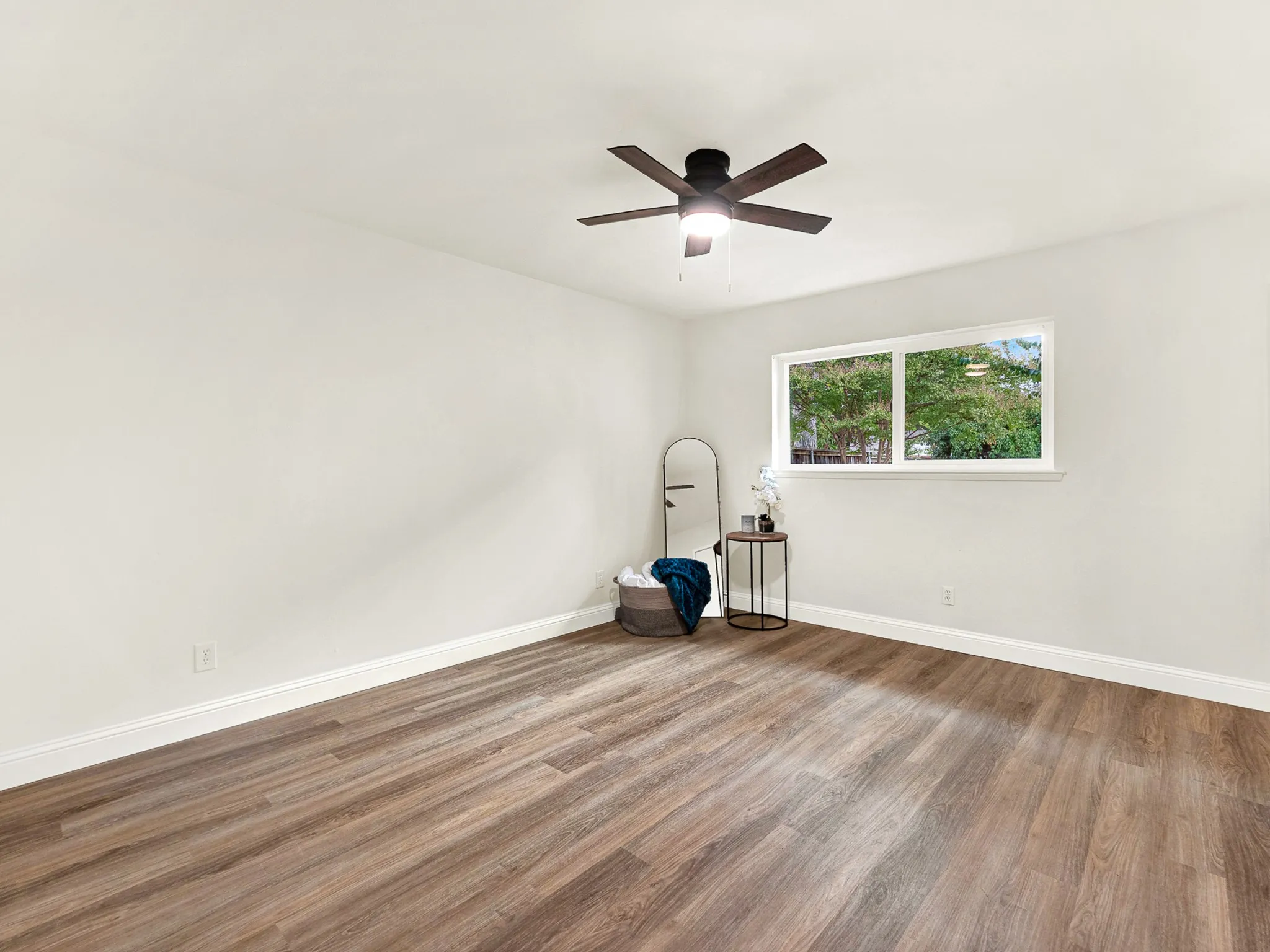 Single Family Residence For Sale in Dallas County , 914 Prestwick Lane, Richardson, Texas 75080, 3 Bedroom, 2 Bathroom, 2 Garage spaces, 1,288 Sqft, built in 1964, mls#21399368, Real Estate Agent in Richardson, Homes For Sale in Dallas county, Homes For Sale in Richardson, Realtor in Richardson Texas, Real Estate Brokerage Independent Realty Texas, Luminita Cordes Realtor