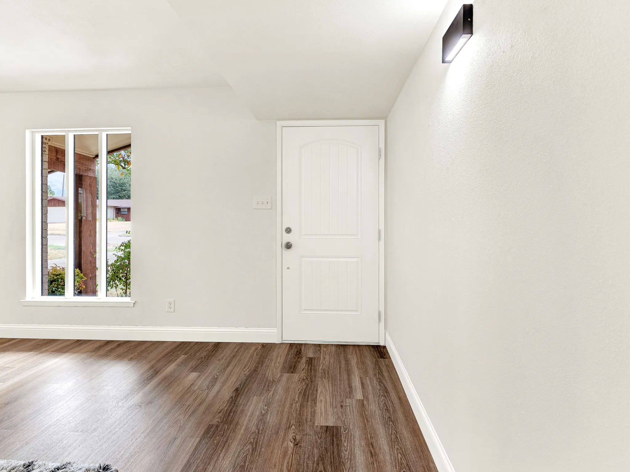 Single Family Residence For Sale in Dallas County , 914 Prestwick Lane, Richardson, Texas 75080, 3 Bedroom, 2 Bathroom, 2 Garage spaces, 1,288 Sqft, built in 1964, mls#21399368, Real Estate Agent in Richardson, Homes For Sale in Dallas county, Homes For Sale in Richardson, Realtor in Richardson Texas, Real Estate Brokerage Independent Realty Texas, Luminita Cordes Realtor