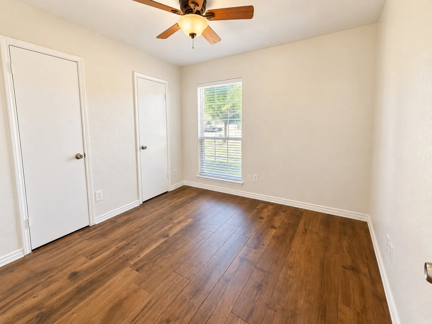 Single Family Residence For Sale in Tarrant County , 806 Blessing Creek Drive, Euless, Texas 76039, 2 Bedroom, 1 Bathroom, Garage spaces, 1,044 Sqft, built in 1982, mls#21397108, Real Estate Agent in Euless, Homes For Sale in Tarrant county, Homes For Sale in Euless, Realtor in Euless Texas, Real Estate Brokerage Independent Realty Texas, Luminita Cordes Realtor