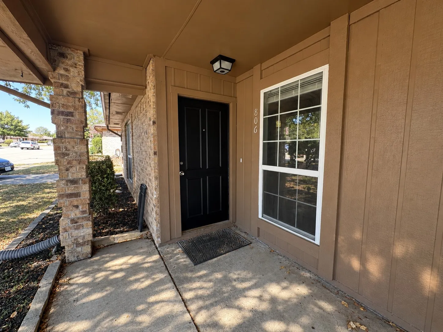 Single Family Residence For Sale in Tarrant County , 806 Blessing Creek Drive, Euless, Texas 76039, 2 Bedroom, 1 Bathroom, Garage spaces, 1,044 Sqft, built in 1982, mls#21397108, Real Estate Agent in Euless, Homes For Sale in Tarrant county, Homes For Sale in Euless, Realtor in Euless Texas, Real Estate Brokerage Independent Realty Texas, Luminita Cordes Realtor