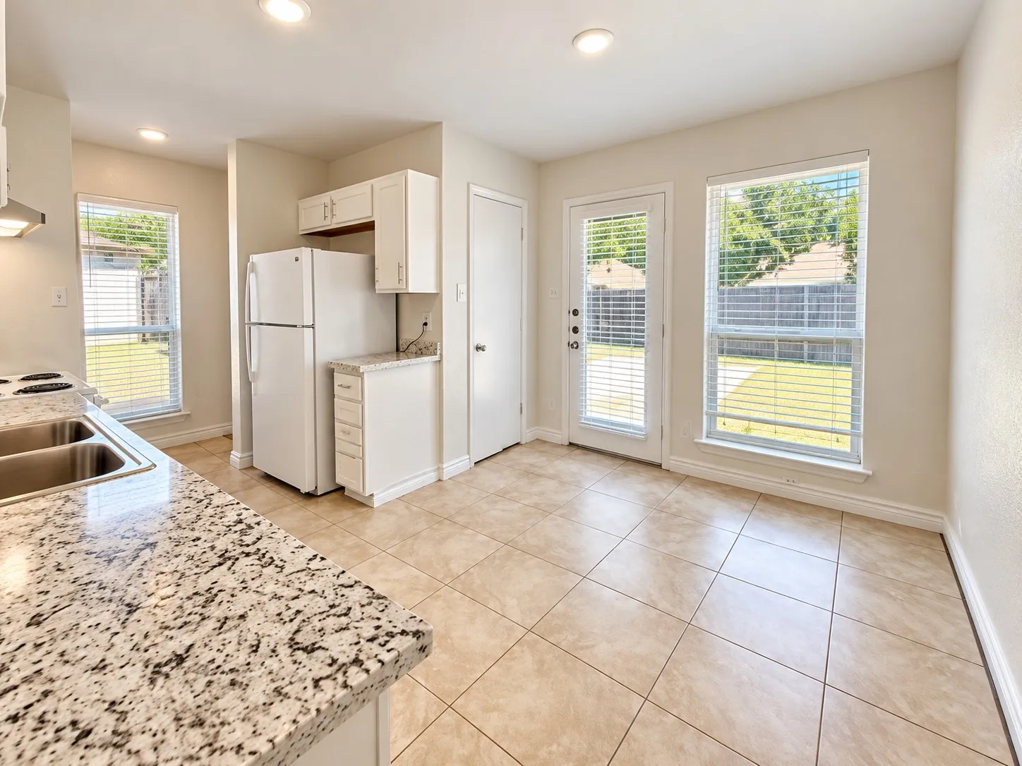 Single Family Residence For Sale in Tarrant County , 806 Blessing Creek Drive, Euless, Texas 76039, 2 Bedroom, 1 Bathroom, Garage spaces, 1,044 Sqft, built in 1982, mls#21397108, Real Estate Agent in Euless, Homes For Sale in Tarrant county, Homes For Sale in Euless, Realtor in Euless Texas, Real Estate Brokerage Independent Realty Texas, Luminita Cordes Realtor