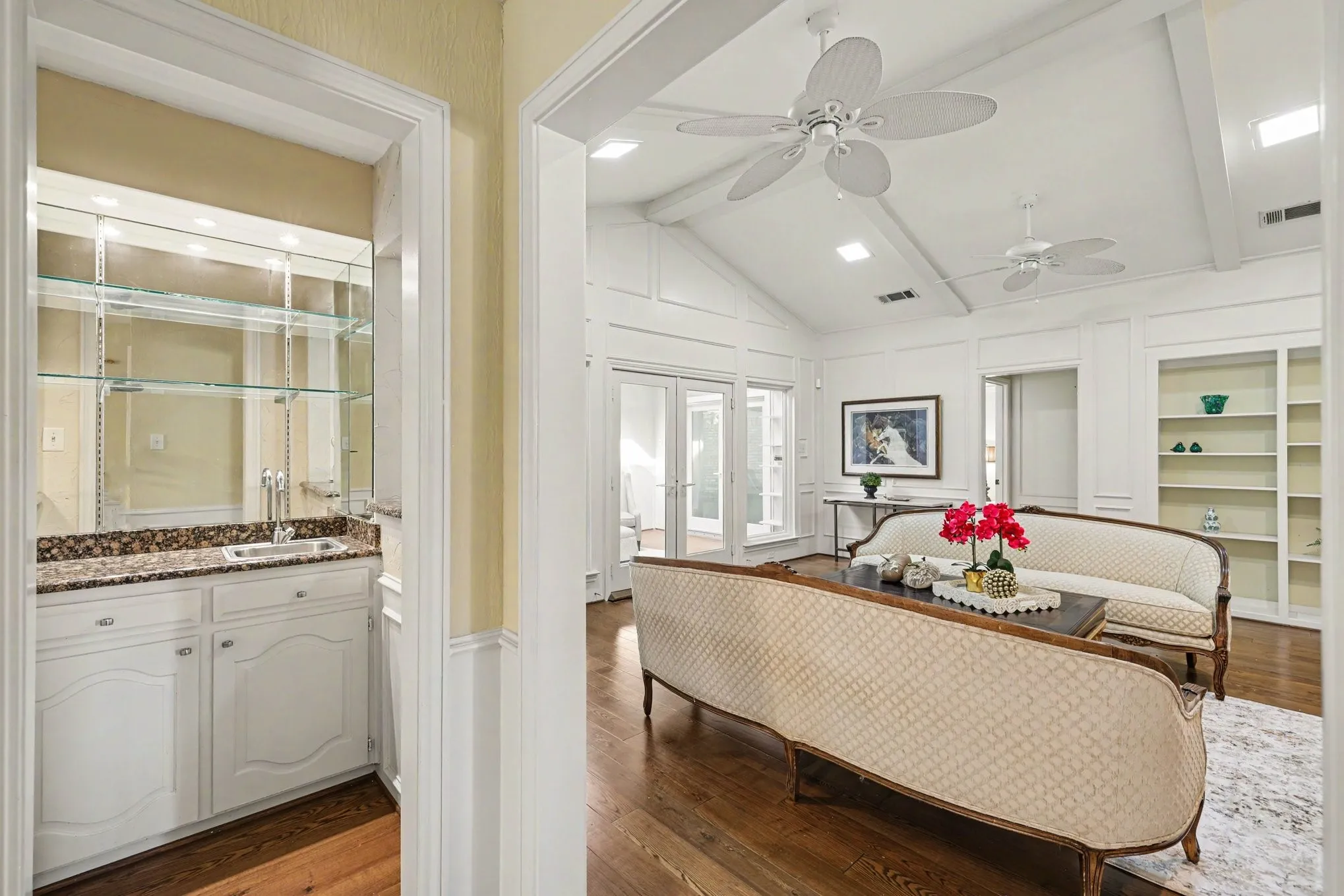 Single Family Residence For Sale in Collin County , 6503 Barfield Drive, Dallas, Texas 75252, 4 Bedroom, 3 Bathroom, 2 Garage spaces, 2,627 Sqft, built in 1980, mls#21399018, Real Estate Agent in Dallas, Homes For Sale in Collin county, Homes For Sale in Dallas, Realtor in Dallas Texas, Real Estate Brokerage Independent Realty Texas, Luminita Cordes Realtor