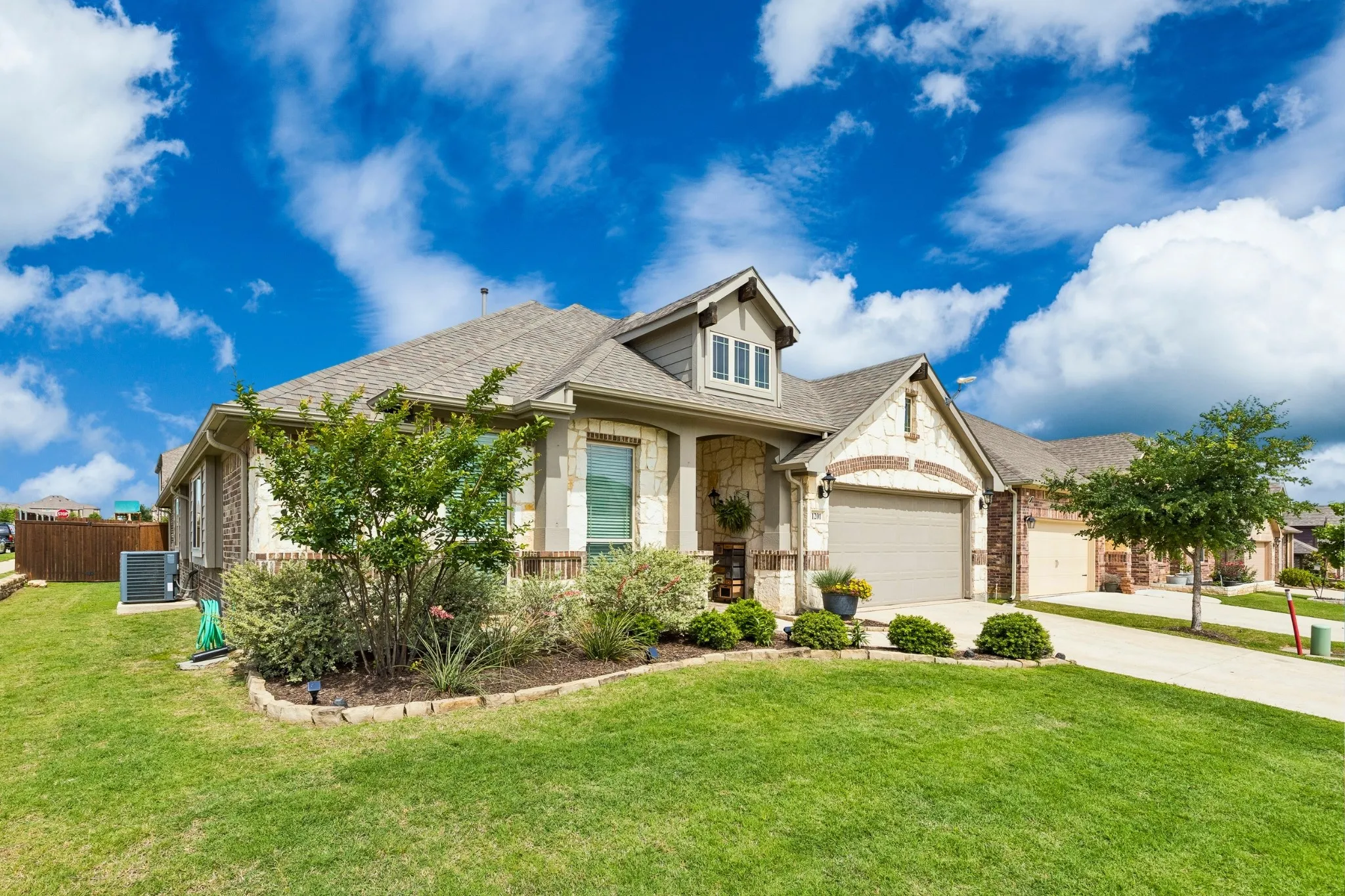 Single Family Residence For Rent in Denton County , 1201 Misty Ridge Drive, Justin, Texas 76247, 4 Bedroom, 2 Bathroom, 2 Garage spaces, 2,314 Sqft, built in 2020, mls#21398253, Real Estate Agent in Justin, Homes For Rent in Denton county, Homes For Rent in Justin, Realtor in Justin Texas, Real Estate Brokerage Independent Realty Texas, Luminita Cordes Realtor