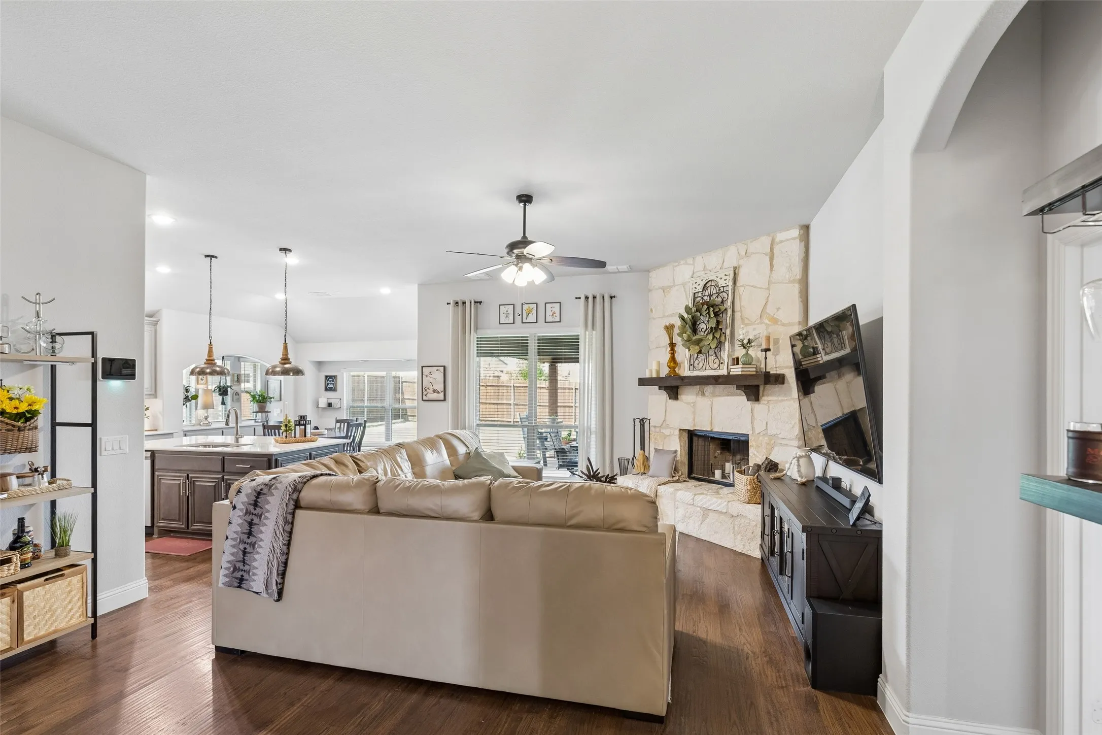 Single Family Residence For Rent in Denton County , 1201 Misty Ridge Drive, Justin, Texas 76247, 4 Bedroom, 2 Bathroom, 2 Garage spaces, 2,314 Sqft, built in 2020, mls#21398253, Real Estate Agent in Justin, Homes For Rent in Denton county, Homes For Rent in Justin, Realtor in Justin Texas, Real Estate Brokerage Independent Realty Texas, Luminita Cordes Realtor