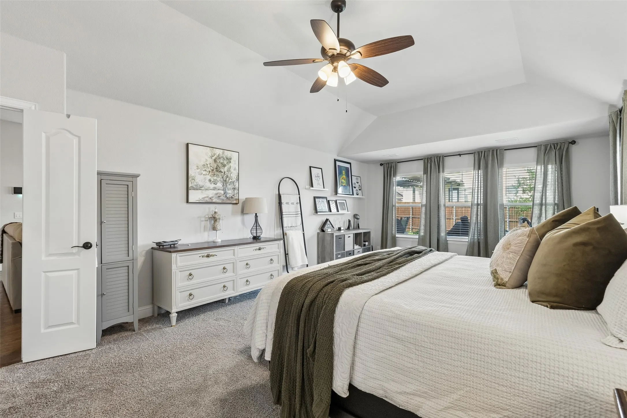 Single Family Residence For Rent in Denton County , 1201 Misty Ridge Drive, Justin, Texas 76247, 4 Bedroom, 2 Bathroom, 2 Garage spaces, 2,314 Sqft, built in 2020, mls#21398253, Real Estate Agent in Justin, Homes For Rent in Denton county, Homes For Rent in Justin, Realtor in Justin Texas, Real Estate Brokerage Independent Realty Texas, Luminita Cordes Realtor