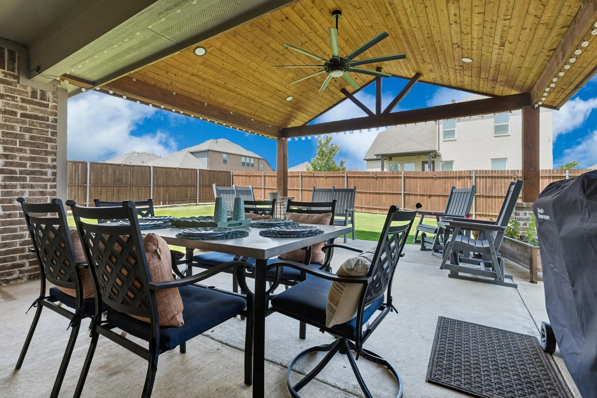 Single Family Residence For Rent in Denton County , 1201 Misty Ridge Drive, Justin, Texas 76247, 4 Bedroom, 2 Bathroom, 2 Garage spaces, 2,314 Sqft, built in 2020, mls#21398253, Real Estate Agent in Justin, Homes For Rent in Denton county, Homes For Rent in Justin, Realtor in Justin Texas, Real Estate Brokerage Independent Realty Texas, Luminita Cordes Realtor