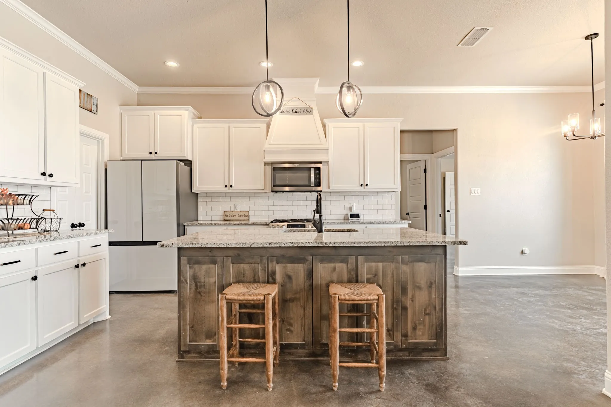 Single Family Residence For Sale in Parker County , 113 Stonegate Avenue, Brock, Texas 76087, 4 Bedroom, 3 Bathroom, 2 Garage spaces, 1,947 Sqft, built in 2020, mls#21397233, Real Estate Agent in Brock, Homes For Sale in Parker county, Homes For Sale in Brock, Realtor in Brock Texas, Real Estate Brokerage Independent Realty Texas, Luminita Cordes Realtor