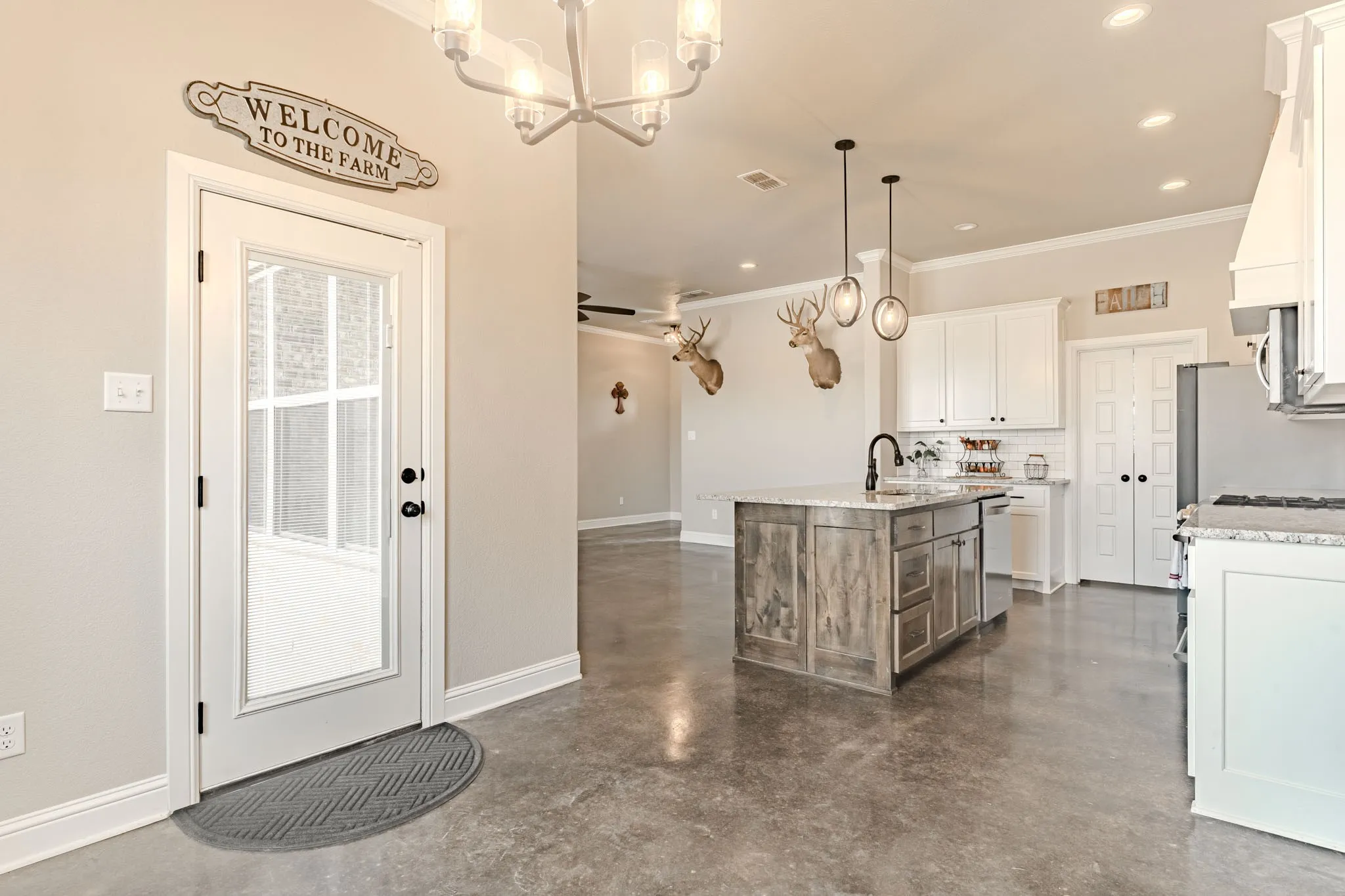 Single Family Residence For Sale in Parker County , 113 Stonegate Avenue, Brock, Texas 76087, 4 Bedroom, 3 Bathroom, 2 Garage spaces, 1,947 Sqft, built in 2020, mls#21397233, Real Estate Agent in Brock, Homes For Sale in Parker county, Homes For Sale in Brock, Realtor in Brock Texas, Real Estate Brokerage Independent Realty Texas, Luminita Cordes Realtor