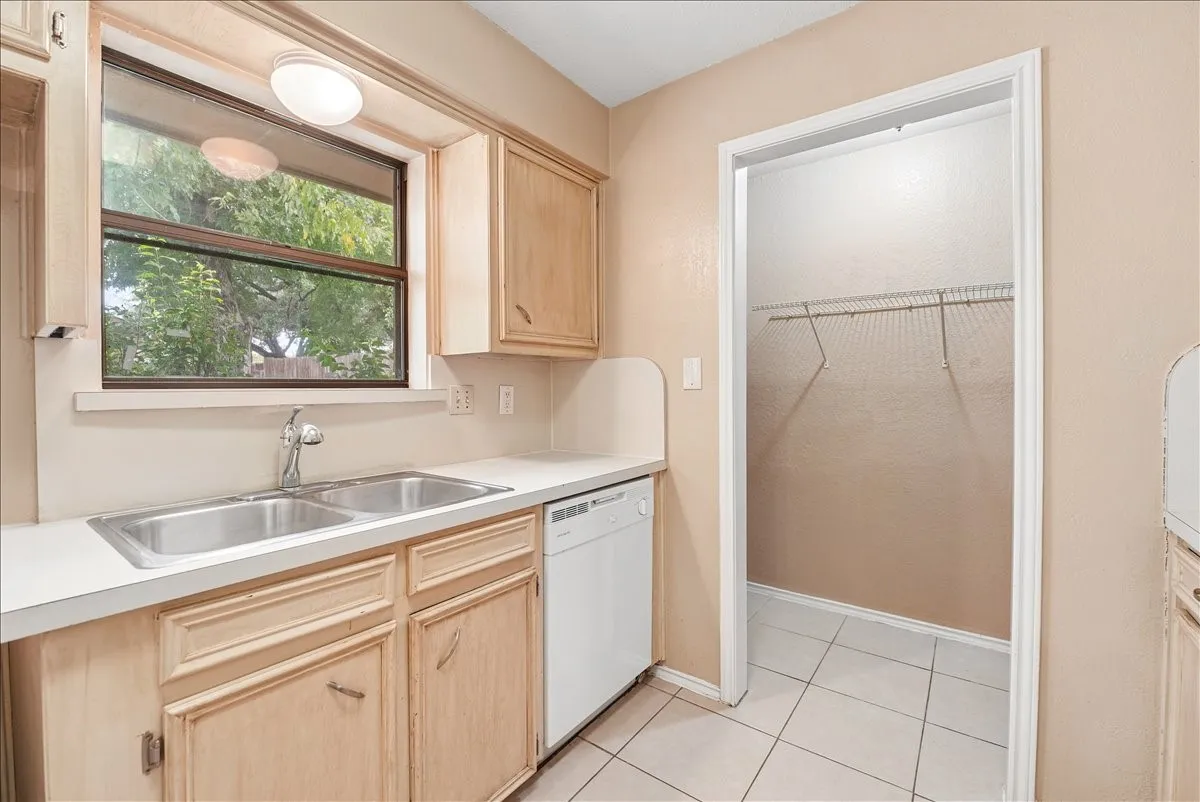 Duplex For Sale in Collin County , 1408/1410 White Way, Mc Kinney, Texas 75069, 2 Bedroom, 3 Bathroom, 2 Garage spaces, 0 Sqft, built in 1983, mls#21399419, Real Estate Agent in Mc Kinney, Homes For Sale in Collin county, Homes For Sale in Mc Kinney, Realtor in Mc Kinney Texas, Real Estate Brokerage Independent Realty Texas, Luminita Cordes Realtor