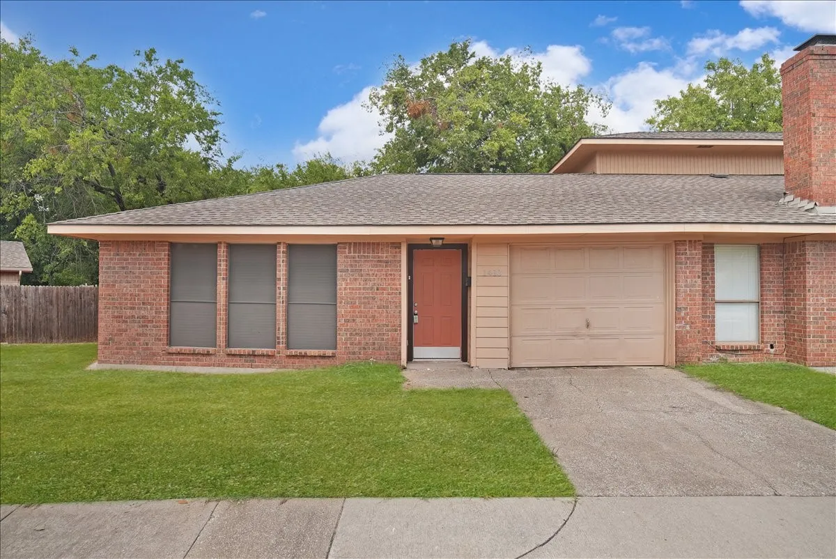 Duplex For Sale in Collin County , 1408/1410 White Way, Mc Kinney, Texas 75069, 2 Bedroom, 3 Bathroom, 2 Garage spaces, 0 Sqft, built in 1983, mls#21399419, Real Estate Agent in Mc Kinney, Homes For Sale in Collin county, Homes For Sale in Mc Kinney, Realtor in Mc Kinney Texas, Real Estate Brokerage Independent Realty Texas, Luminita Cordes Realtor