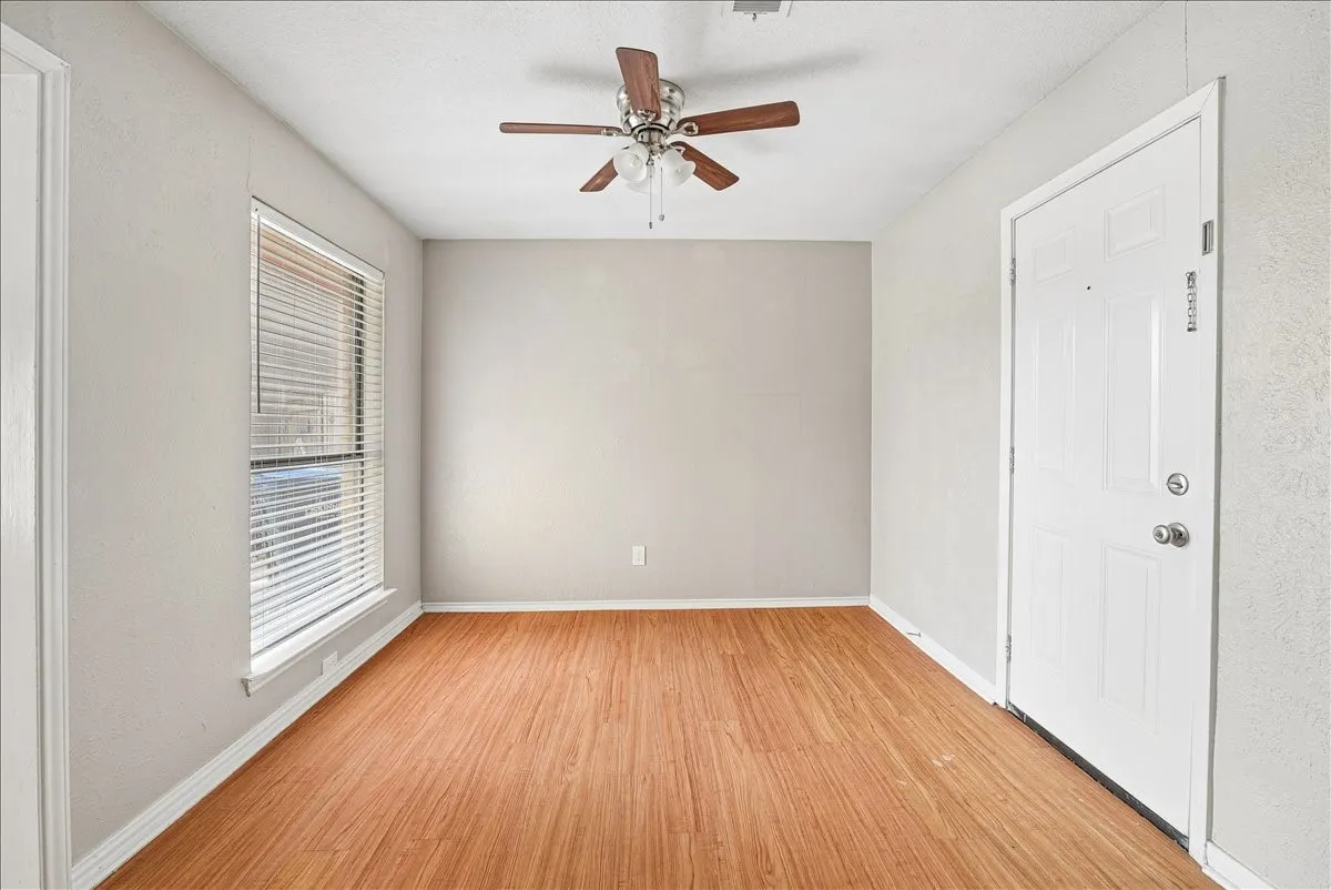Duplex For Sale in Collin County , 1412/1414 White Way, Mc Kinney, Texas 75069, 4 Bedroom, 4 Bathroom, 2 Garage spaces, 0 Sqft, built in 1985, mls#21399424, Real Estate Agent in Mc Kinney, Homes For Sale in Collin county, Homes For Sale in Mc Kinney, Realtor in Mc Kinney Texas, Real Estate Brokerage Independent Realty Texas, Luminita Cordes Realtor