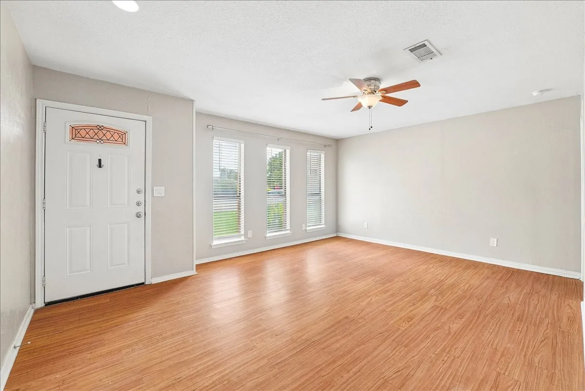 Duplex For Sale in Collin County , 1412/1414 White Way, Mc Kinney, Texas 75069, 4 Bedroom, 4 Bathroom, 2 Garage spaces, 0 Sqft, built in 1985, mls#21399424, Real Estate Agent in Mc Kinney, Homes For Sale in Collin county, Homes For Sale in Mc Kinney, Realtor in Mc Kinney Texas, Real Estate Brokerage Independent Realty Texas, Luminita Cordes Realtor