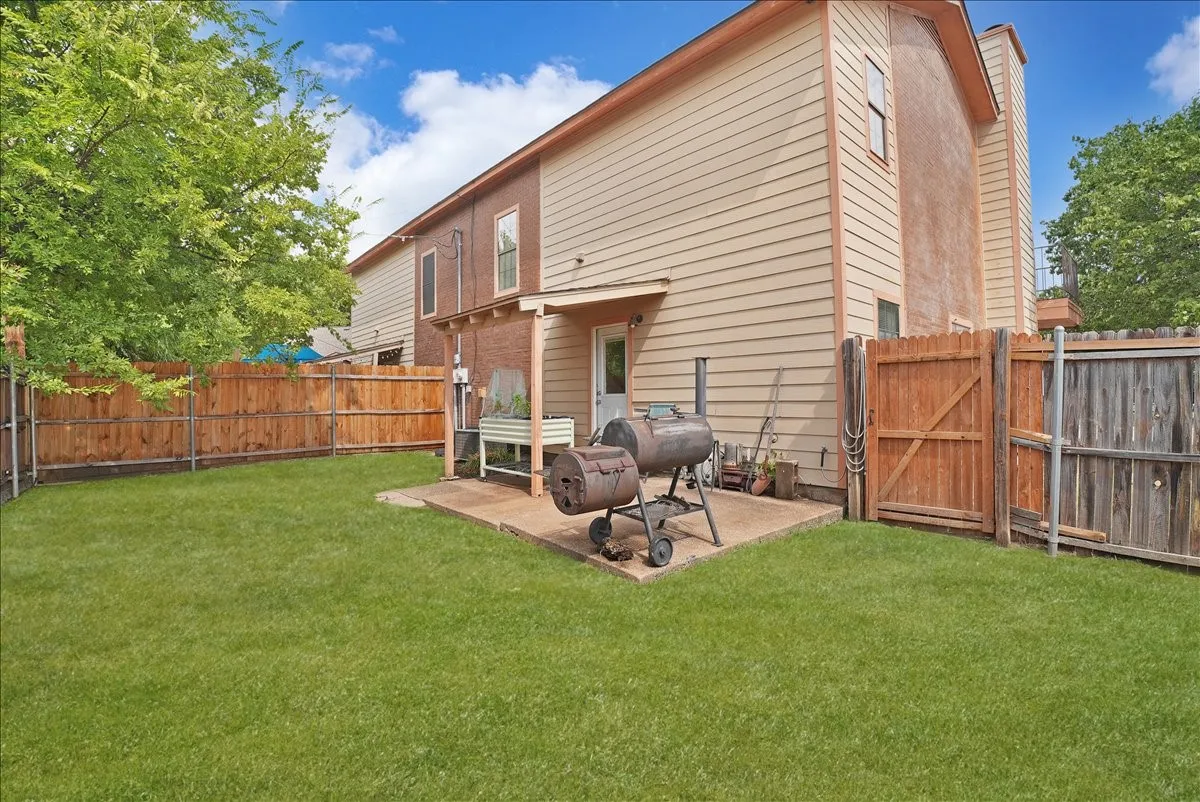 Duplex For Sale in Collin County , 1416/1418 White Way, Mc Kinney, Texas 75069, 4 Bedroom, 4 Bathroom, 1 Garage spaces, 0 Sqft, built in 1983, mls#21399428, Real Estate Agent in Mc Kinney, Homes For Sale in Collin county, Homes For Sale in Mc Kinney, Realtor in Mc Kinney Texas, Real Estate Brokerage Independent Realty Texas, Luminita Cordes Realtor
