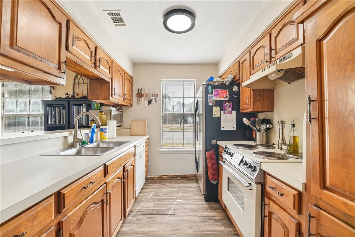 Duplex For Sale in Collin County , 1416/1418 White Way, Mc Kinney, Texas 75069, 4 Bedroom, 4 Bathroom, 1 Garage spaces, 0 Sqft, built in 1983, mls#21399428, Real Estate Agent in Mc Kinney, Homes For Sale in Collin county, Homes For Sale in Mc Kinney, Realtor in Mc Kinney Texas, Real Estate Brokerage Independent Realty Texas, Luminita Cordes Realtor