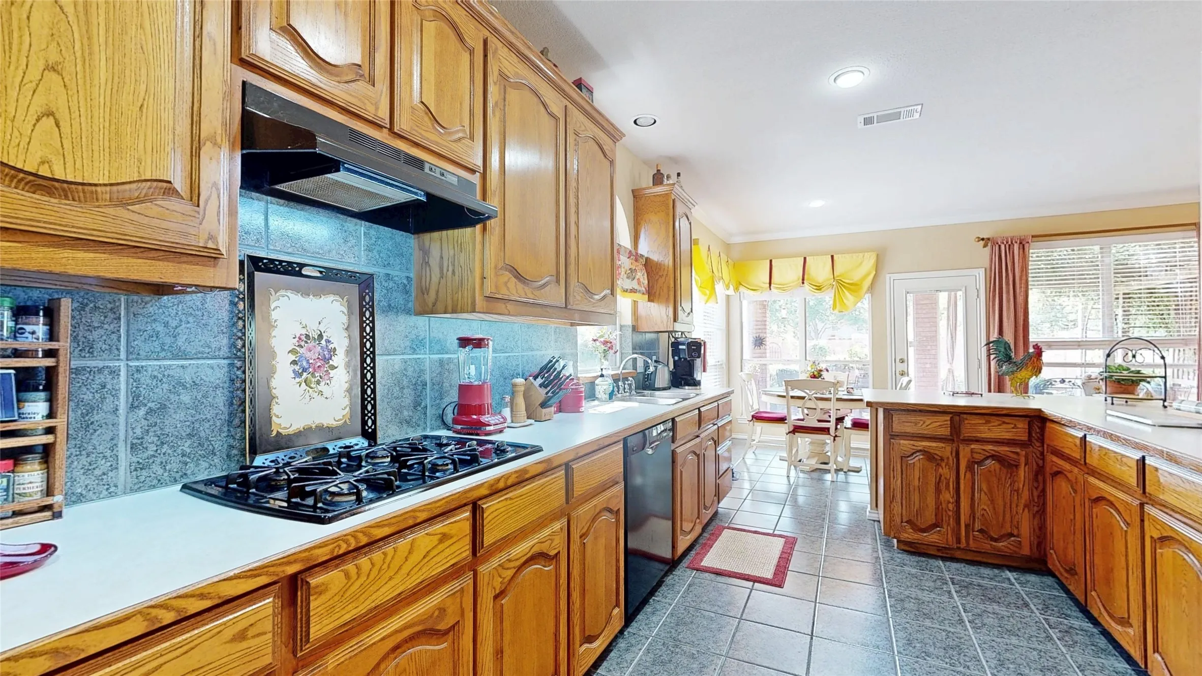 Single Family Residence For Sale in Tarrant County , 2316 Cherry Sage Drive, Arlington, Texas 76001, 4 Bedroom, 3 Bathroom, 2 Garage spaces, 2,550 Sqft, built in 2002, mls#21399556, Real Estate Agent in Arlington, Homes For Sale in Tarrant county, Homes For Sale in Arlington, Realtor in Arlington Texas, Real Estate Brokerage Independent Realty Texas, Luminita Cordes Realtor