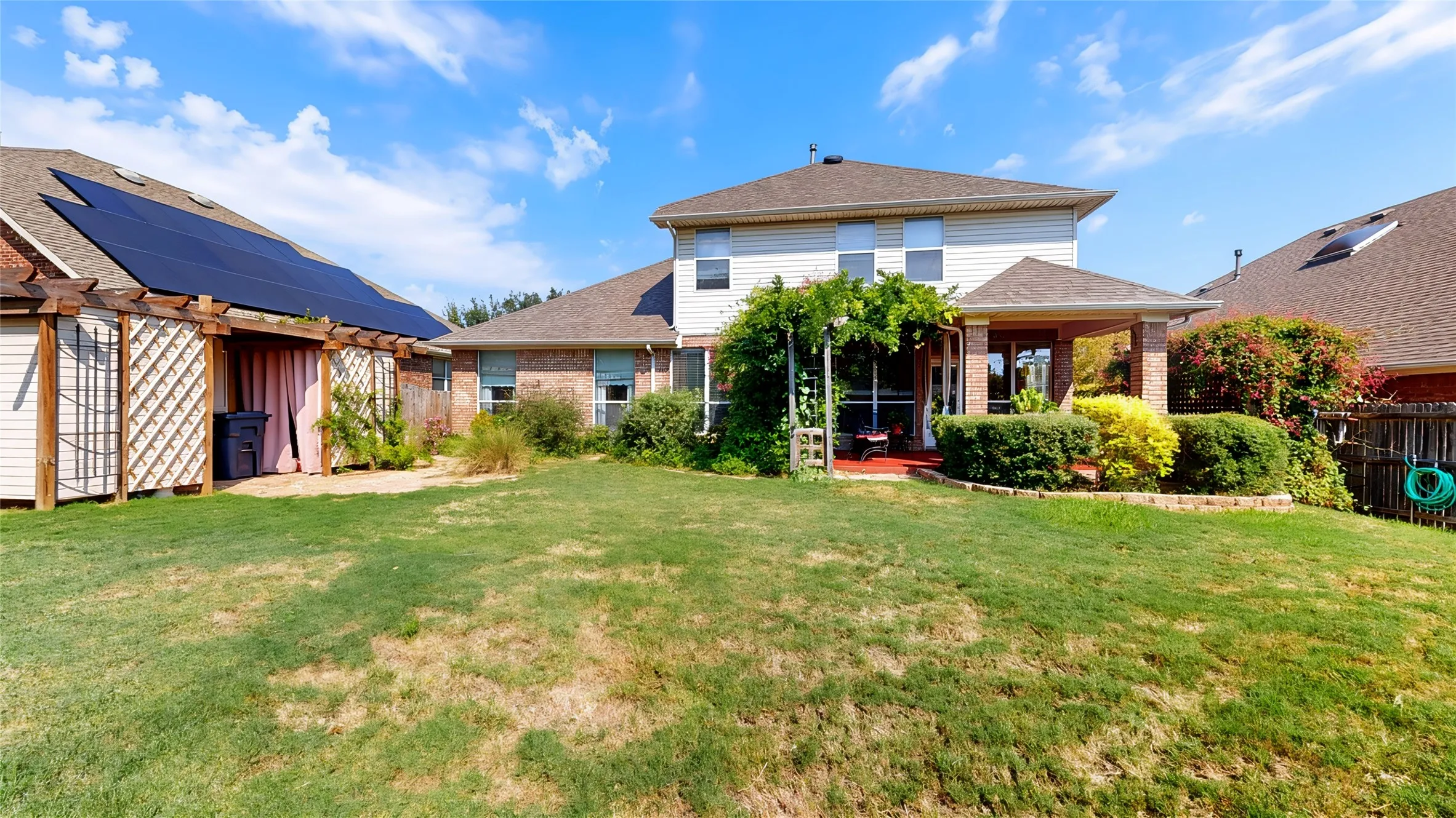 Single Family Residence For Sale in Tarrant County , 2316 Cherry Sage Drive, Arlington, Texas 76001, 4 Bedroom, 3 Bathroom, 2 Garage spaces, 2,550 Sqft, built in 2002, mls#21399556, Real Estate Agent in Arlington, Homes For Sale in Tarrant county, Homes For Sale in Arlington, Realtor in Arlington Texas, Real Estate Brokerage Independent Realty Texas, Luminita Cordes Realtor