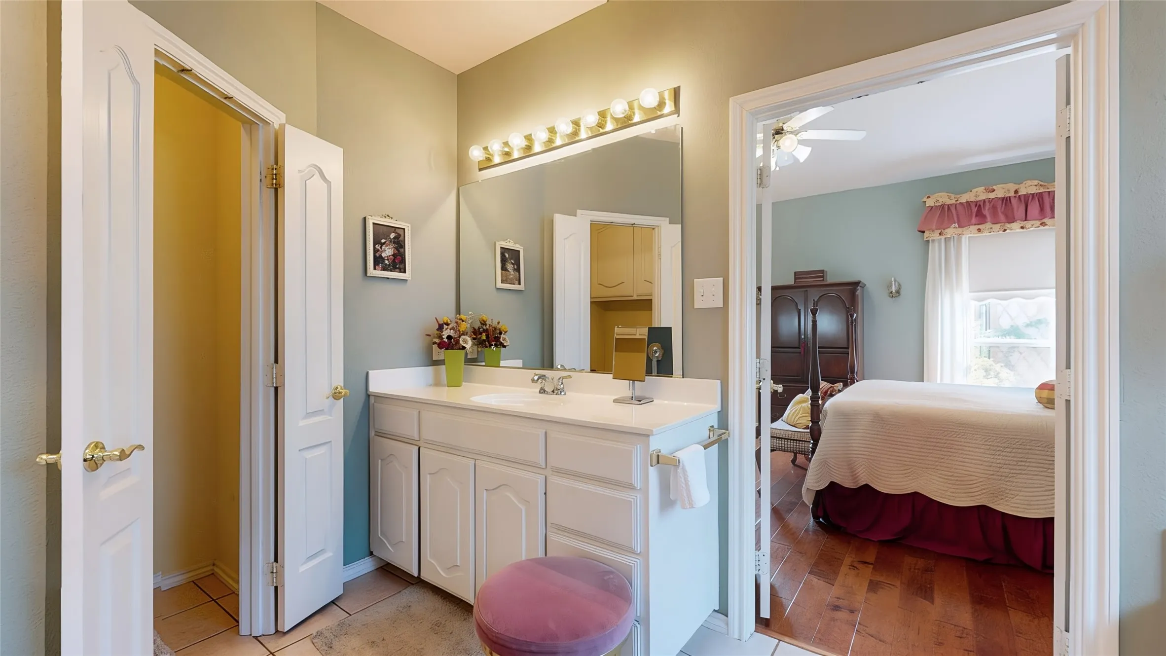 Single Family Residence For Sale in Tarrant County , 2316 Cherry Sage Drive, Arlington, Texas 76001, 4 Bedroom, 3 Bathroom, 2 Garage spaces, 2,550 Sqft, built in 2002, mls#21399556, Real Estate Agent in Arlington, Homes For Sale in Tarrant county, Homes For Sale in Arlington, Realtor in Arlington Texas, Real Estate Brokerage Independent Realty Texas, Luminita Cordes Realtor