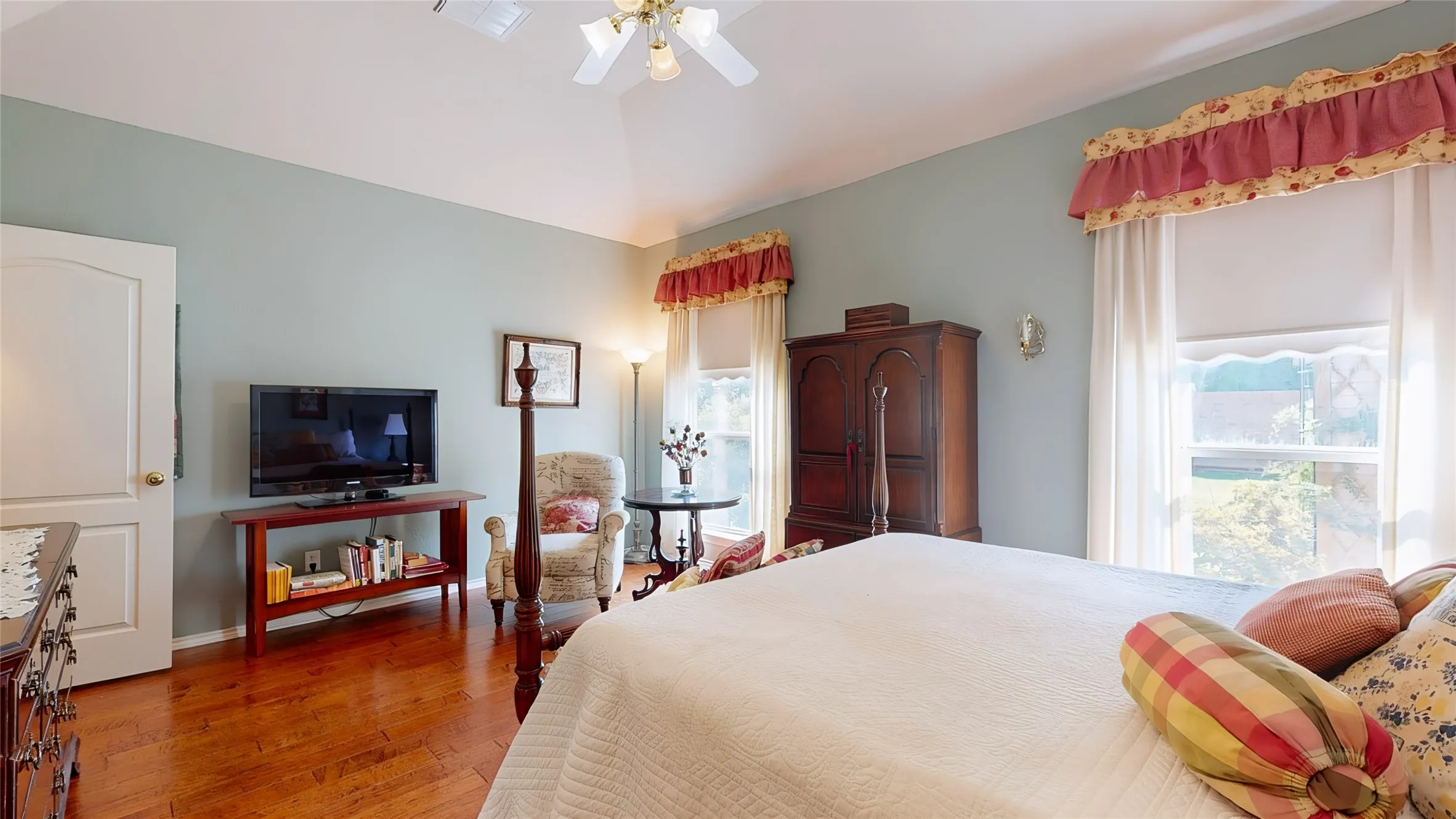 Single Family Residence For Sale in Tarrant County , 2316 Cherry Sage Drive, Arlington, Texas 76001, 4 Bedroom, 3 Bathroom, 2 Garage spaces, 2,550 Sqft, built in 2002, mls#21399556, Real Estate Agent in Arlington, Homes For Sale in Tarrant county, Homes For Sale in Arlington, Realtor in Arlington Texas, Real Estate Brokerage Independent Realty Texas, Luminita Cordes Realtor